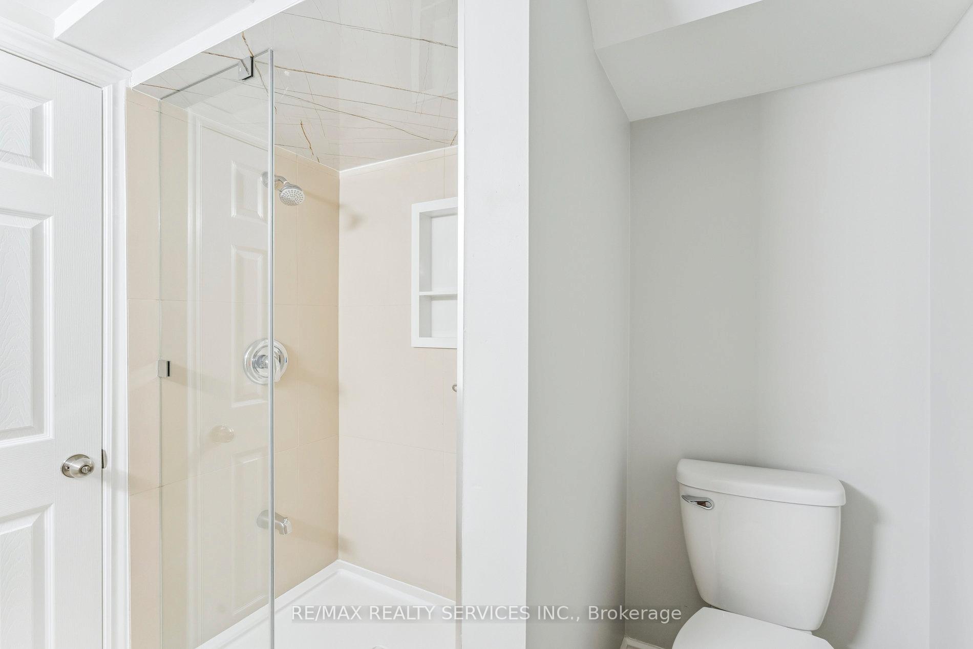 Photo 5 of Unit Studio B, 15 Mcclure Avenue, Brampton, Northwood Park — HOMEH