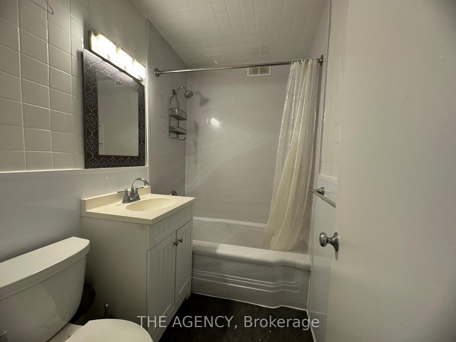 Photo 5 of Unit 203, 852 Broadview Avenue, Toronto, Playter Estates-Danforth — HOMEH