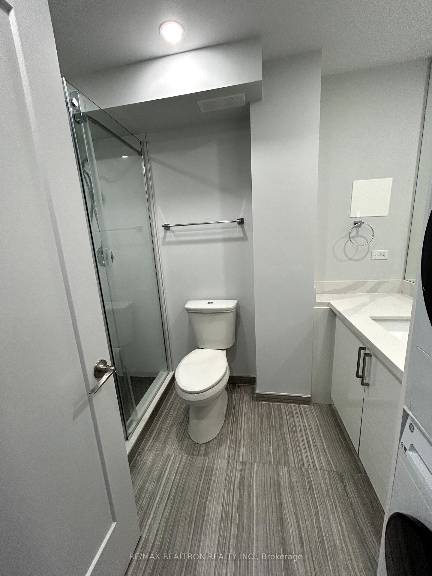 Photo 3 of Unit 804, 15 Walmer Road, Toronto, The Annex — HOMEH