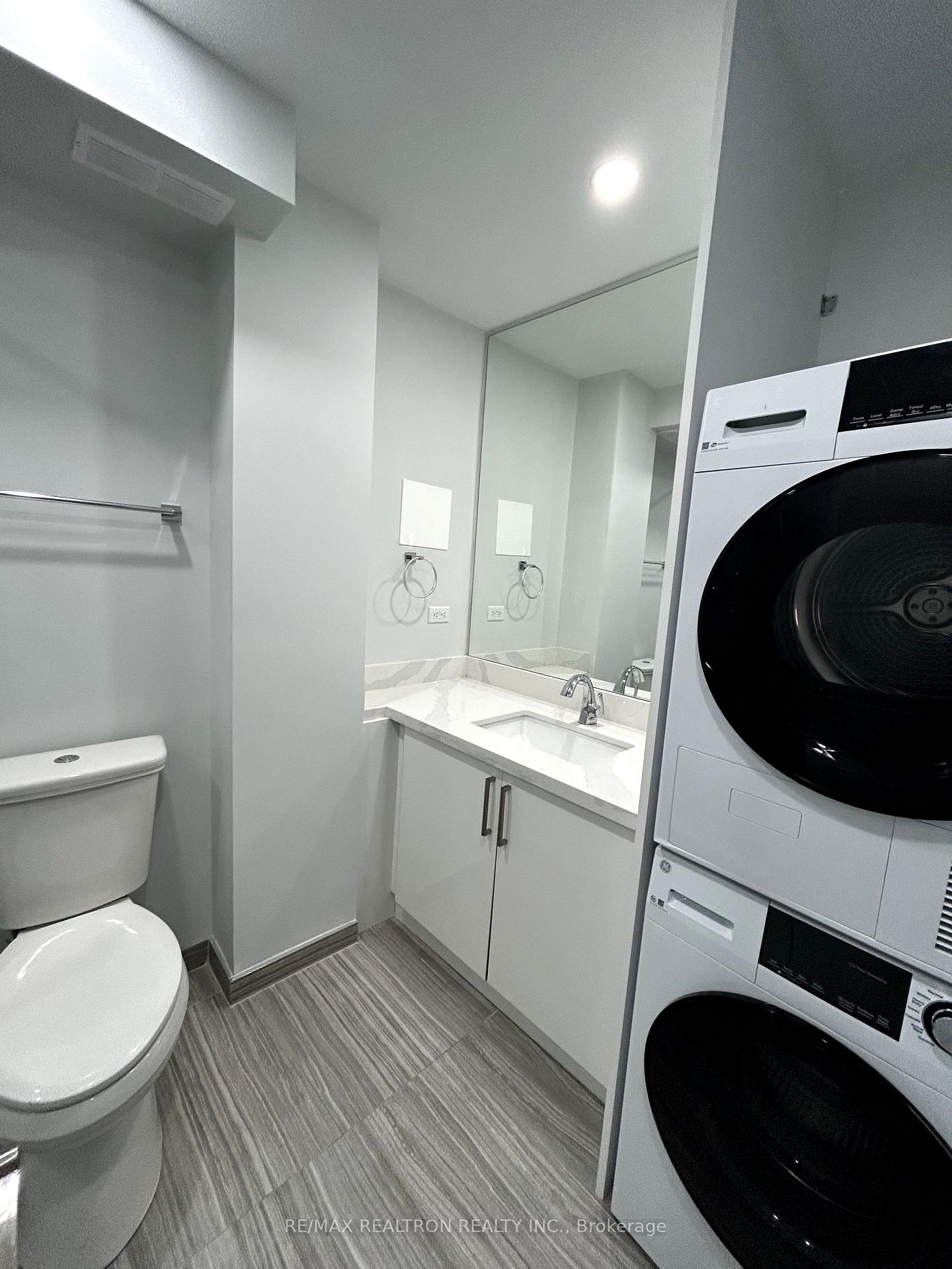 Photo 7 of Unit 804, 15 Walmer Road, Toronto, The Annex — HOMEH