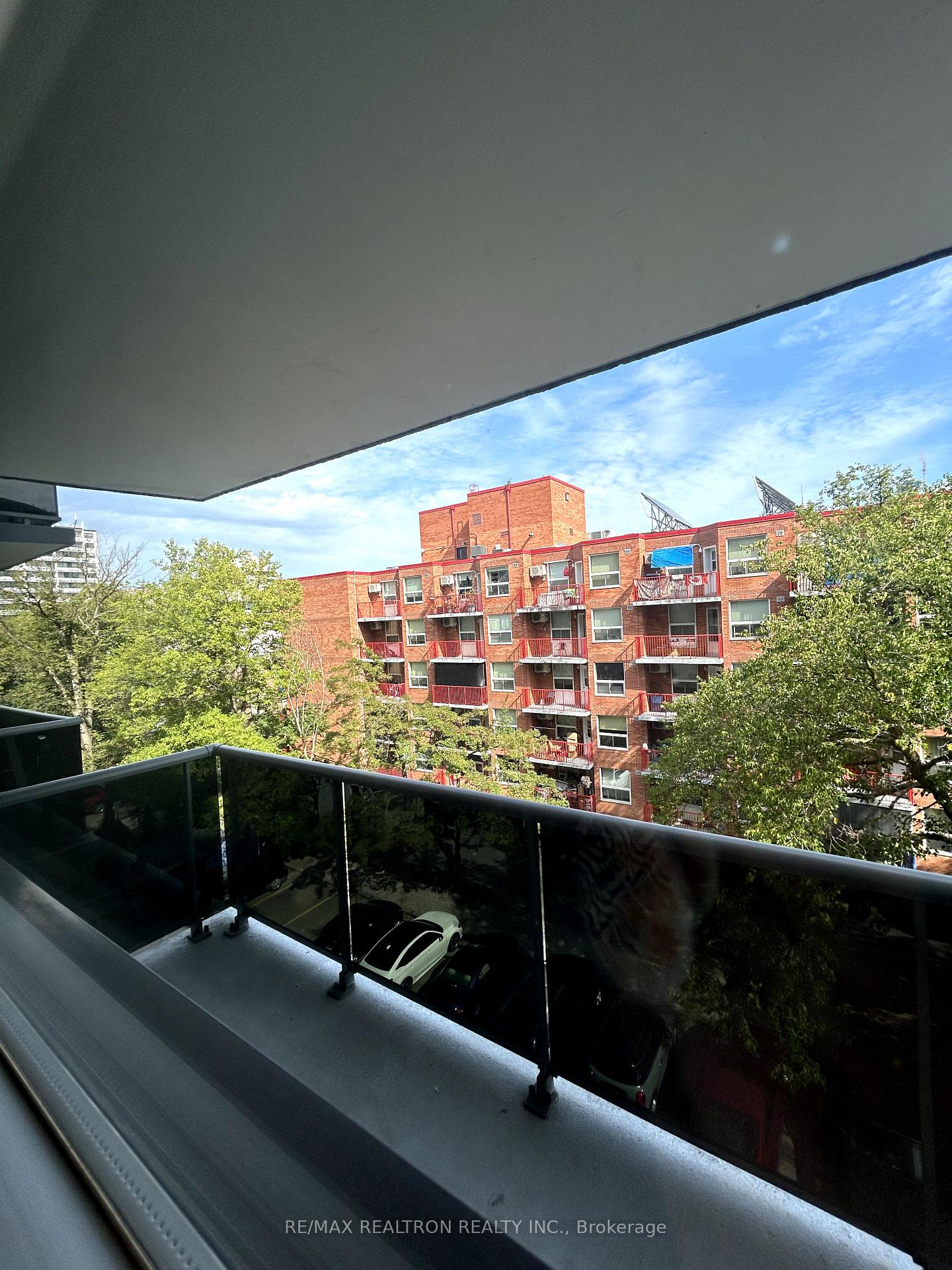 Photo 9 of Unit 804, 15 Walmer Road, Toronto, The Annex — HOMEH