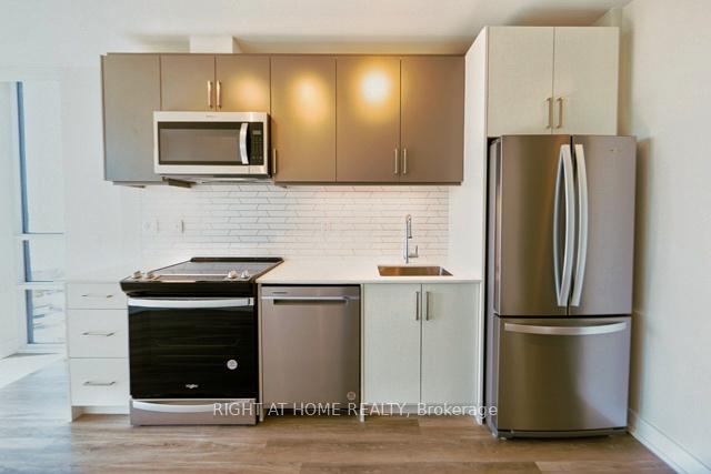 Photo 3 of Unit 1117, 41 Johnson Street, Barrie, North Shore — HOMEH
