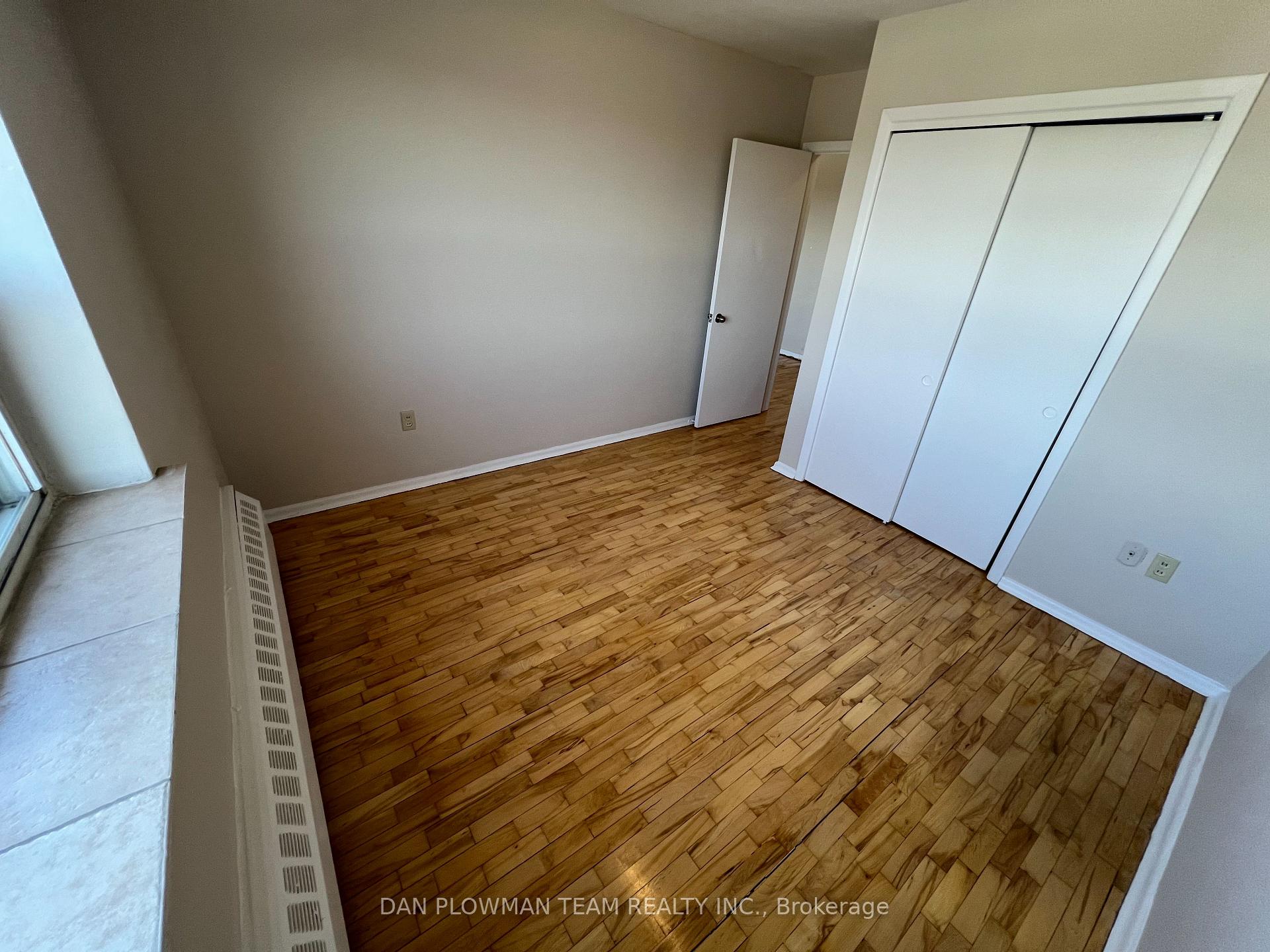 Photo 6 of Unit 305, 170 Park Road S, Oshawa, Vanier — HOMEH