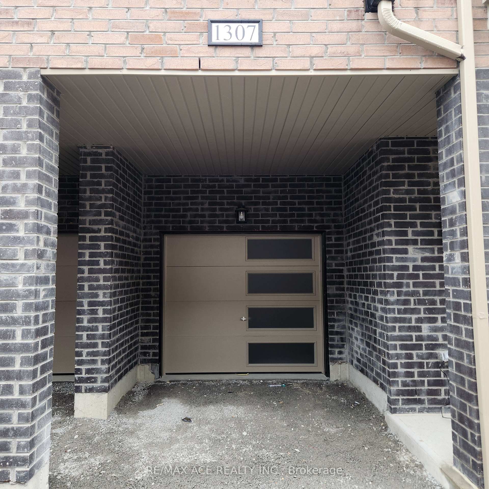 Photo 1 of Unit 1307, 1865 Pickering Parkway, Pickering, Village East — HOMEH