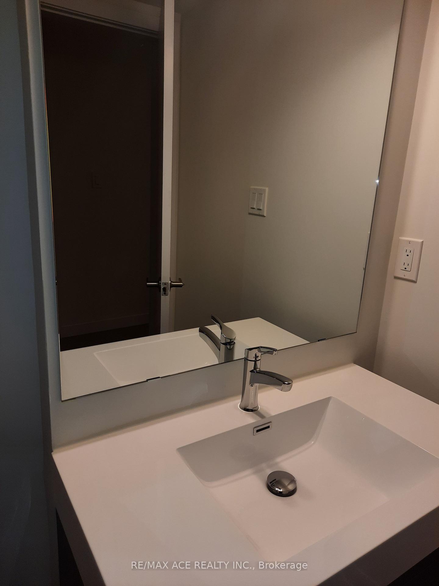 Photo 4 of Unit 1307, 1865 Pickering Parkway, Pickering, Village East — HOMEH
