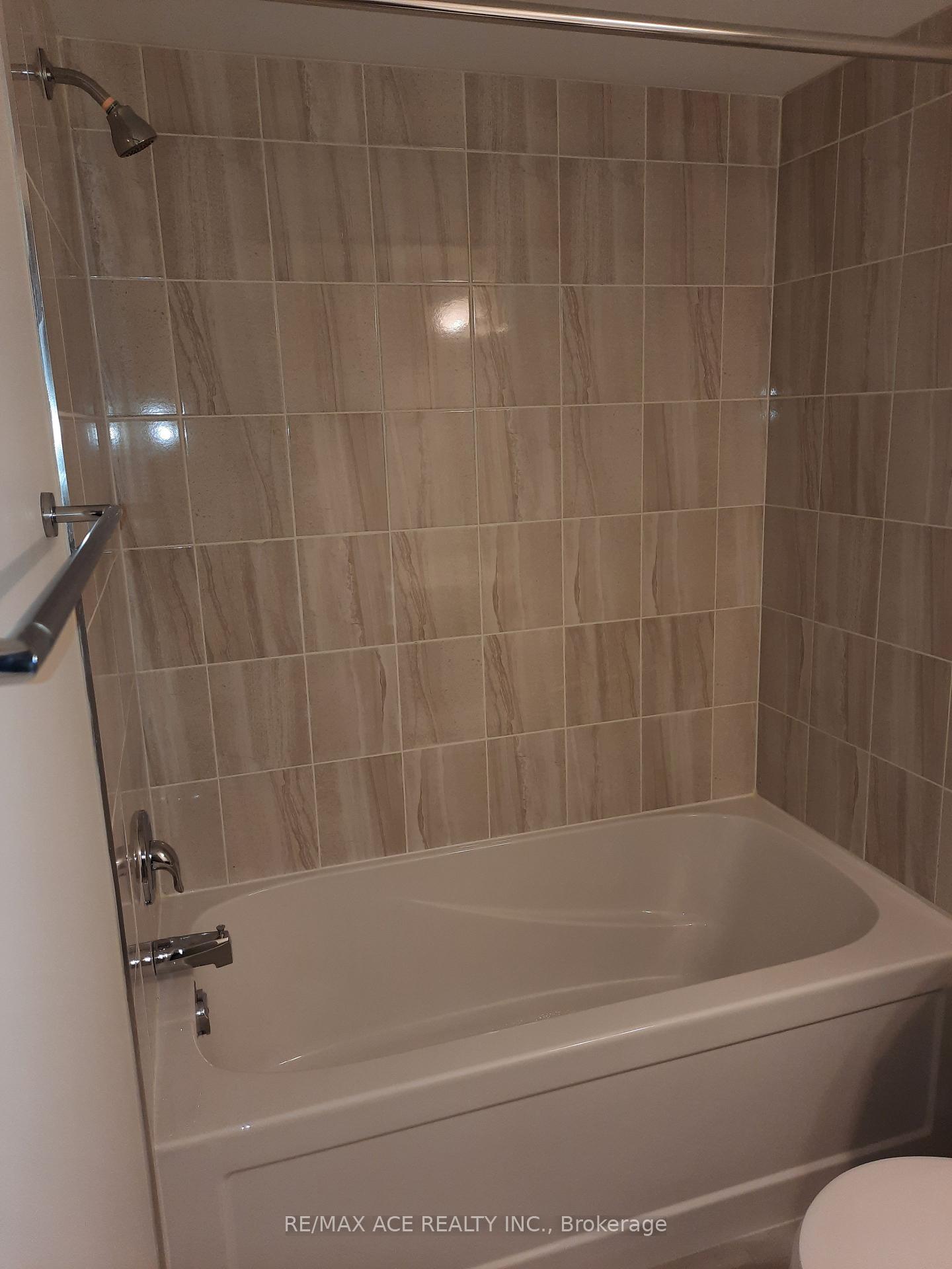 Photo 7 of Unit 1307, 1865 Pickering Parkway, Pickering, Village East — HOMEH