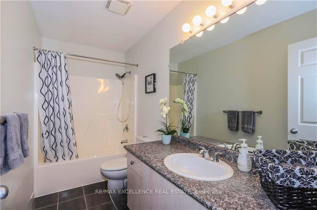 Photo 11 of 244 Exmouth Circle, London, East I — HOMEH