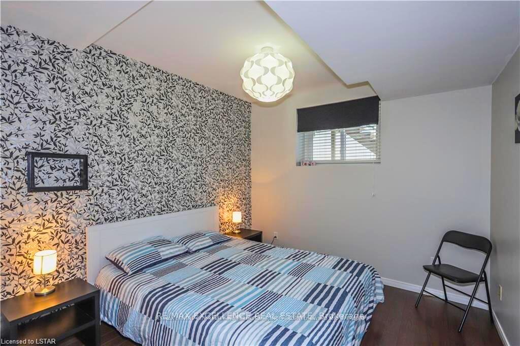 Photo 15 of 244 Exmouth Circle, London, East I — HOMEH
