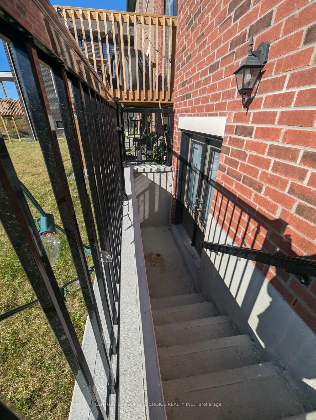 Photo 1 of 526 Kleinberg Summit Way, Vaughan, Kleinburg — HOMEH
