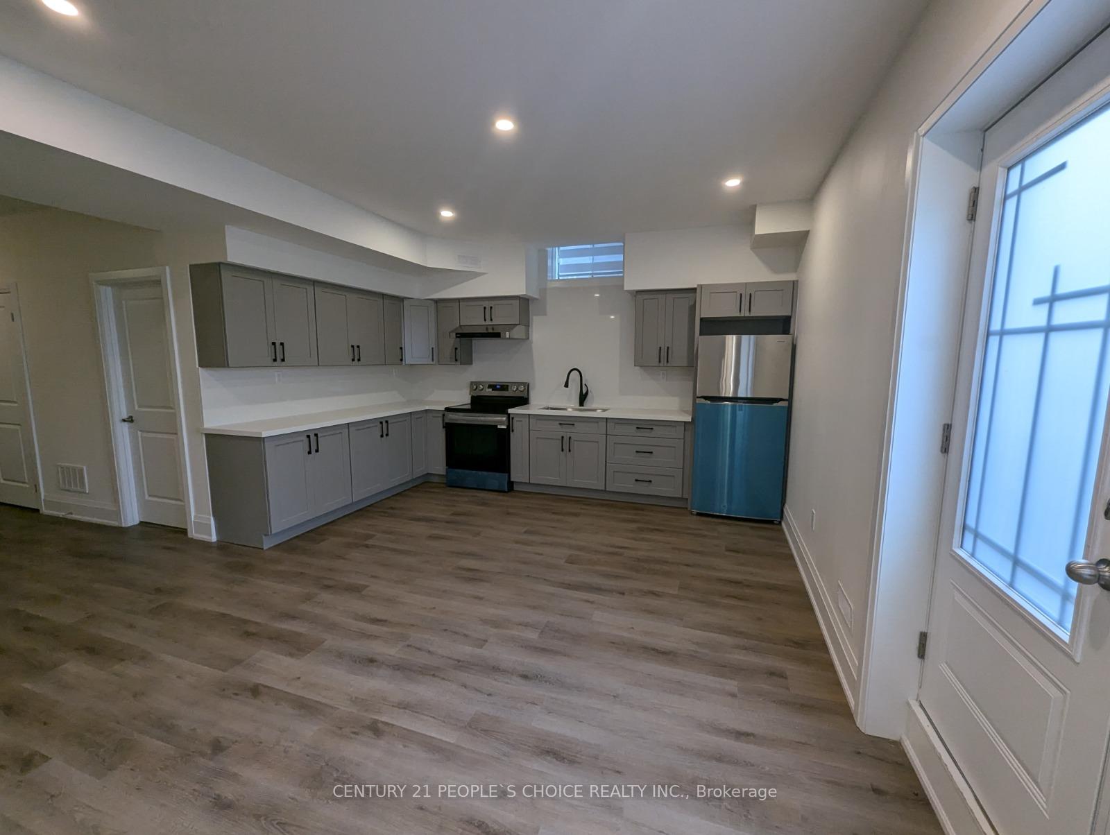 Photo 5 of 526 Kleinberg Summit Way, Vaughan, Kleinburg — HOMEH