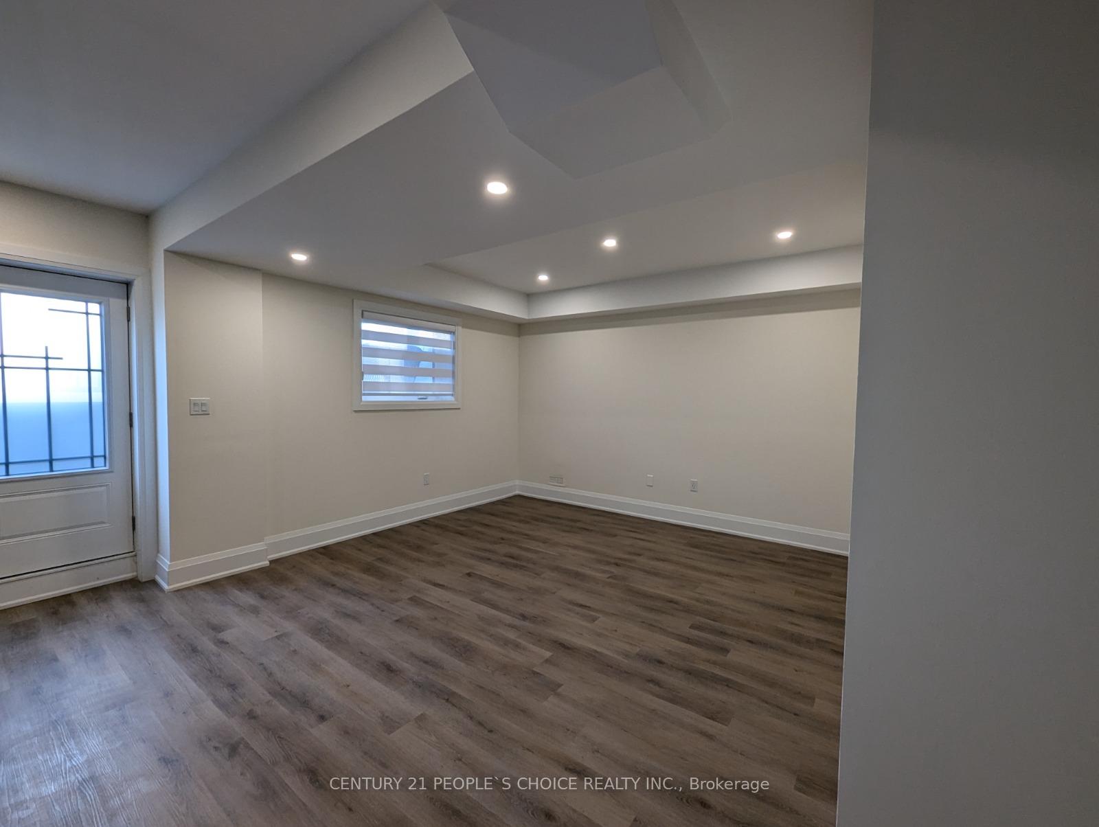 Photo 8 of 526 Kleinberg Summit Way, Vaughan, Kleinburg — HOMEH