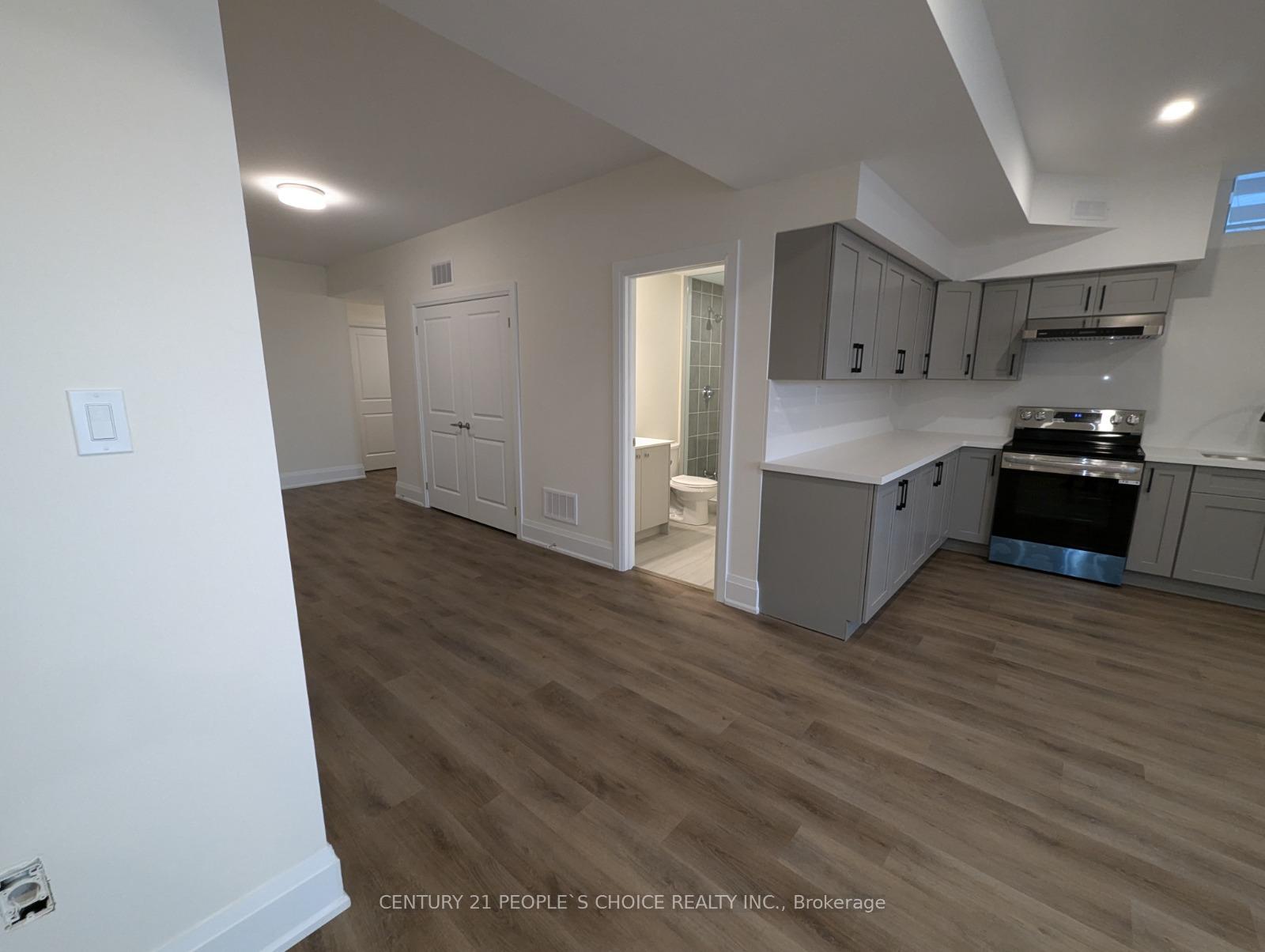 Photo 3 of 526 Kleinberg Summit Way, Vaughan, Kleinburg — HOMEH