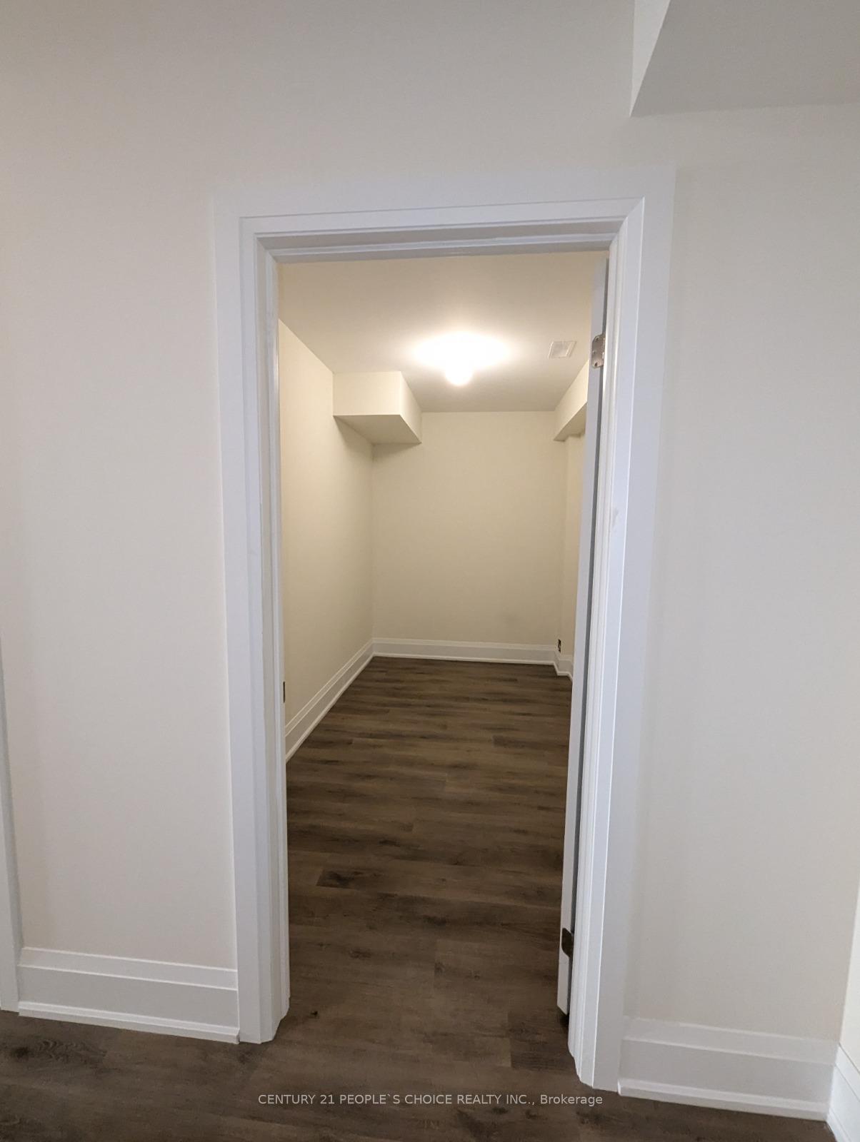 Photo 12 of 526 Kleinberg Summit Way, Vaughan, Kleinburg — HOMEH