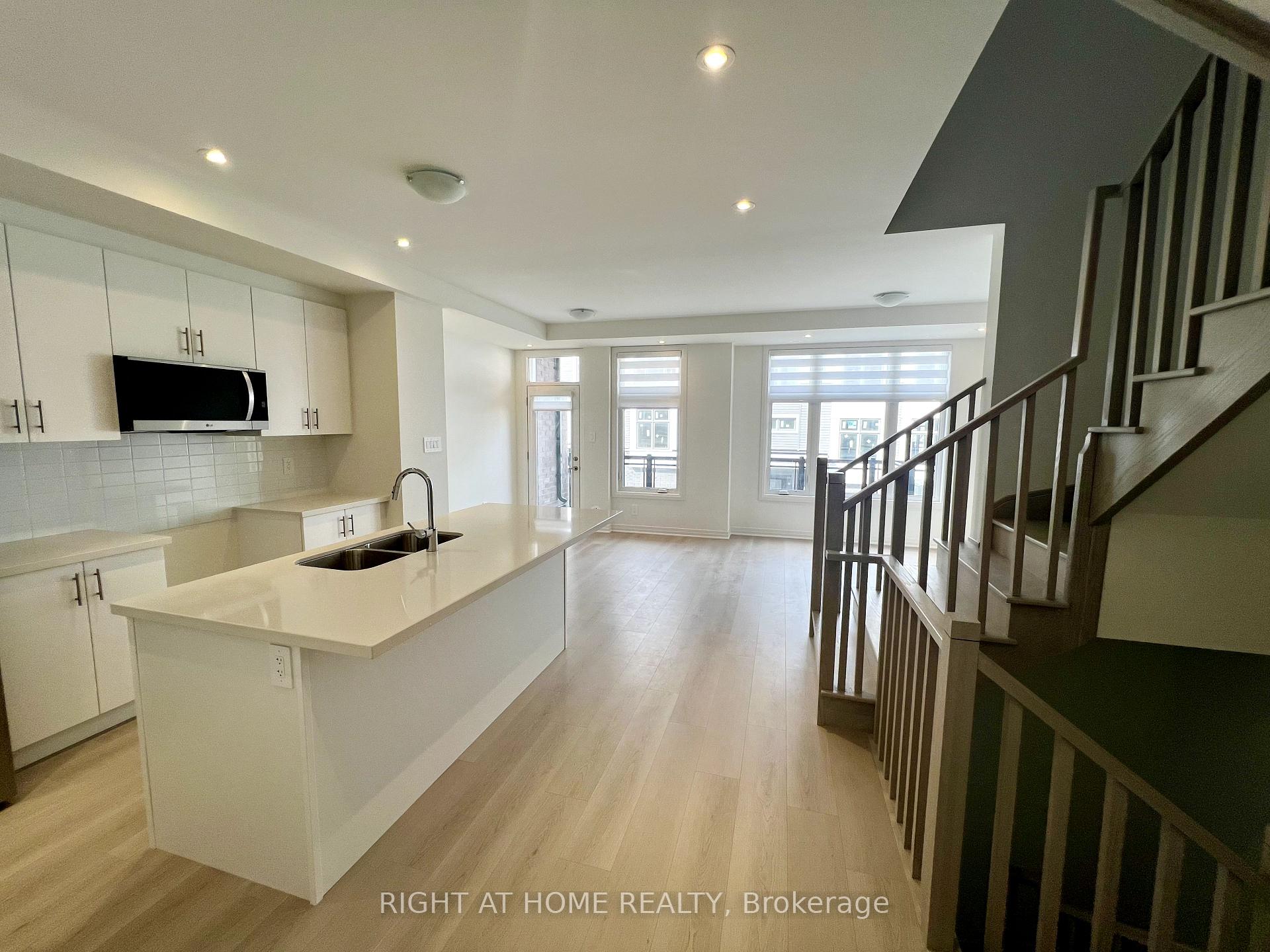 Photo 7 of 33 Brandon Crescent, New Tecumseth, Beeton — HOMEH