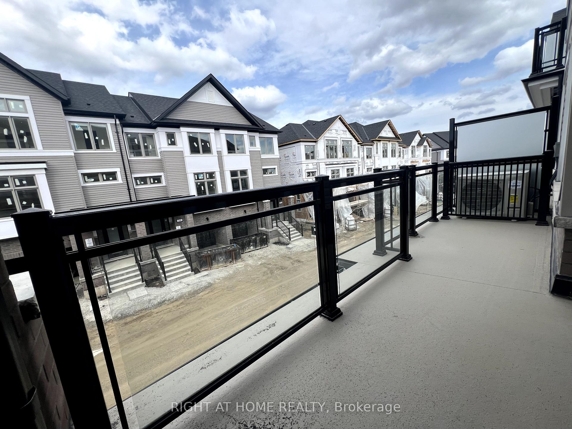 Photo 6 of 33 Brandon Crescent, New Tecumseth, Beeton — HOMEH