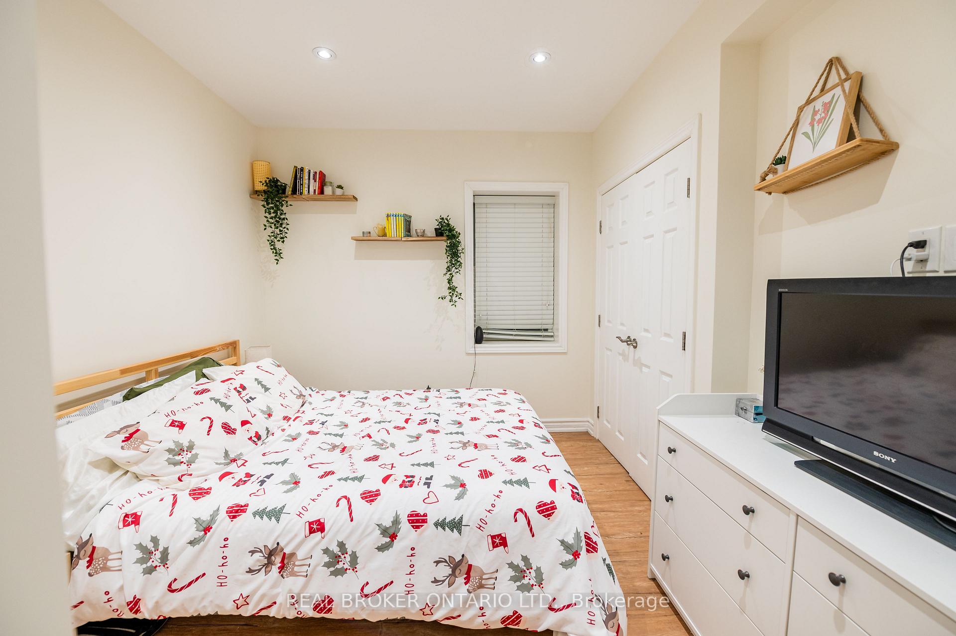 Photo 5 of Unit 8, 85 Beech Avenue, Toronto, The Beaches — HOMEH