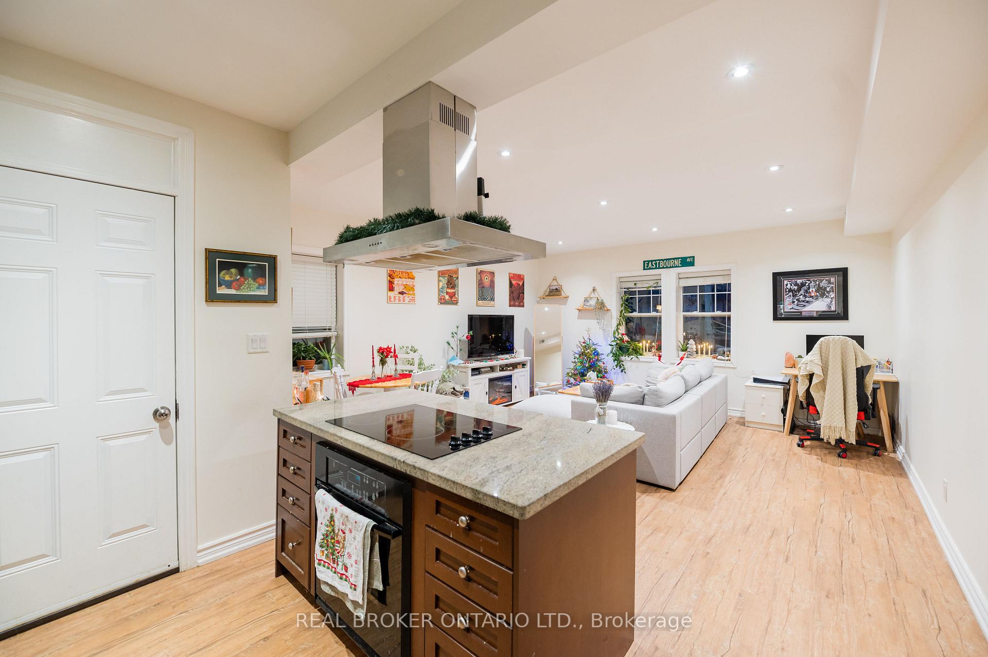 Photo 7 of Unit 8, 85 Beech Avenue, Toronto, The Beaches — HOMEH