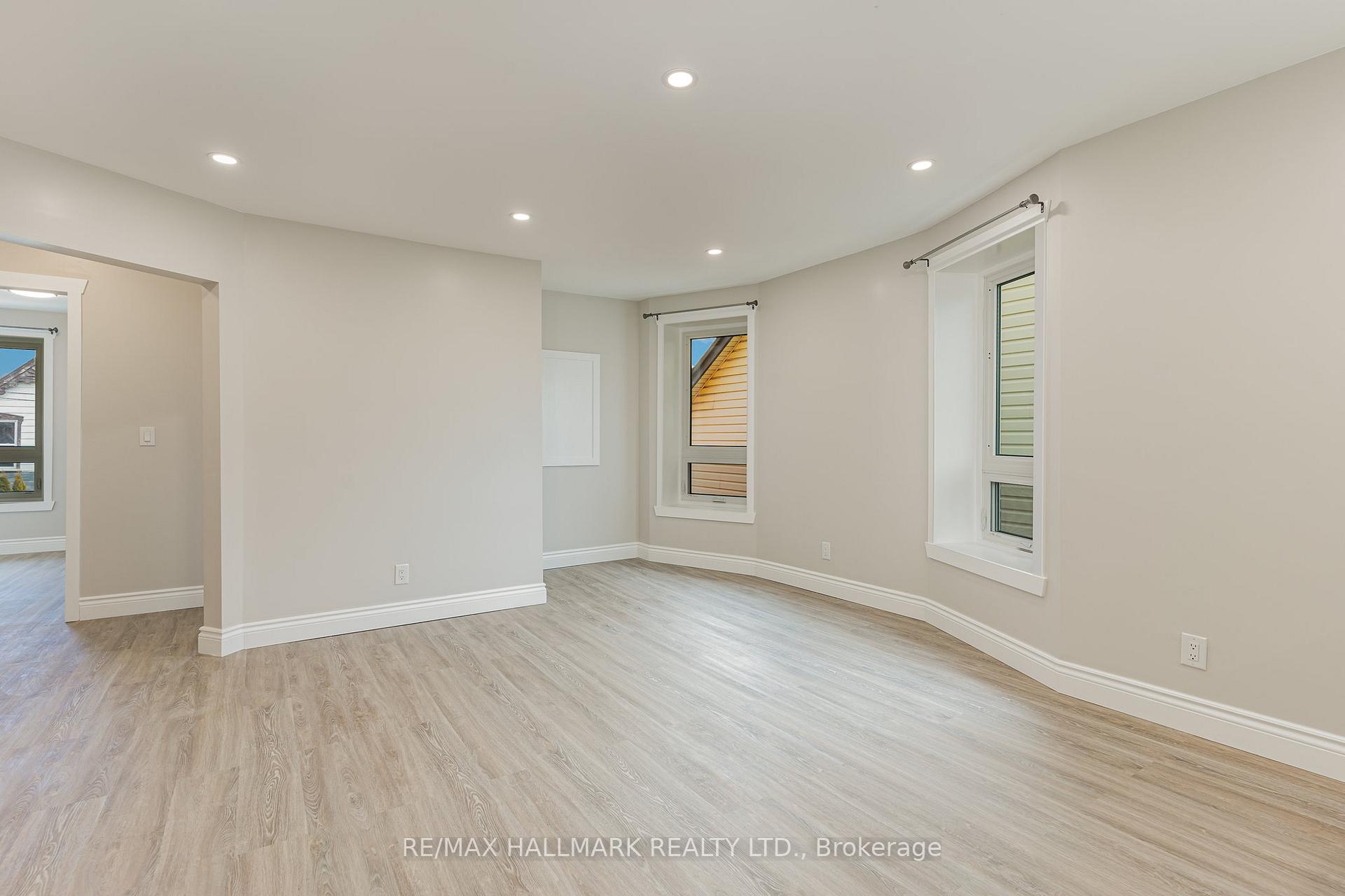 Photo 10 of Unit 2nd, 291 Emerald Street N, Hamilton, Landsdale — HOMEH