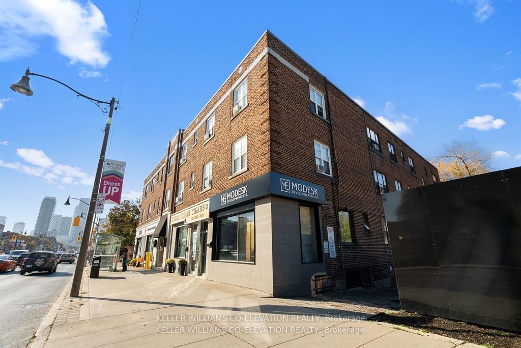 Photo 3 of Unit 16, 2676 Yonge Street, Toronto, Lawrence Park South — HOMEH