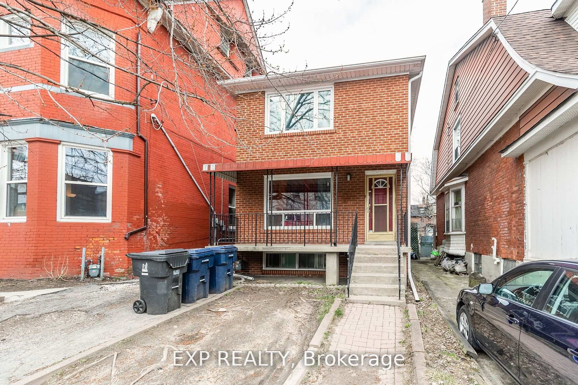 Photo 6 of Unit C, 903.5 Bathurst Street, Toronto, The Annex — HOMEH