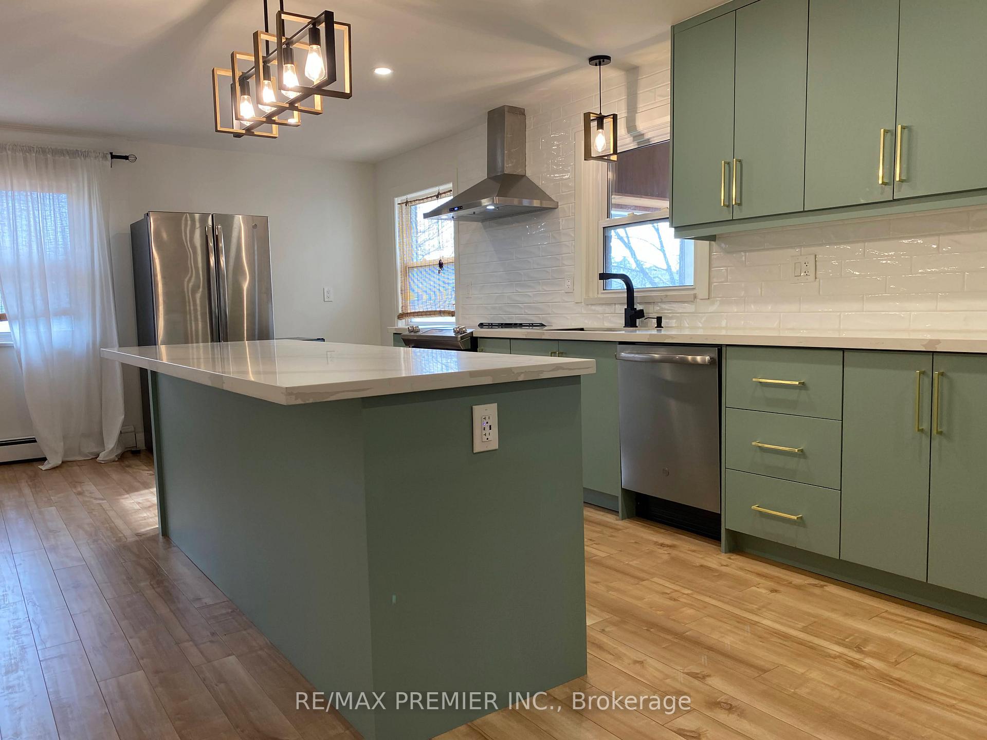 Photo 12 of Unit Main Floor, 7918 Kipling Avenue, Vaughan, West Woodbridge — HOMEH