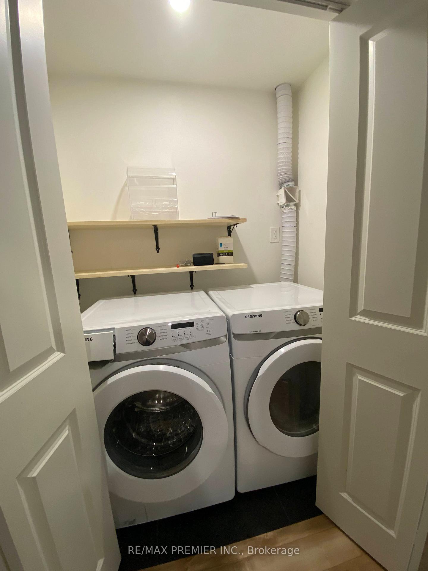 Photo 11 of Unit Main Floor, 7918 Kipling Avenue, Vaughan, West Woodbridge — HOMEH
