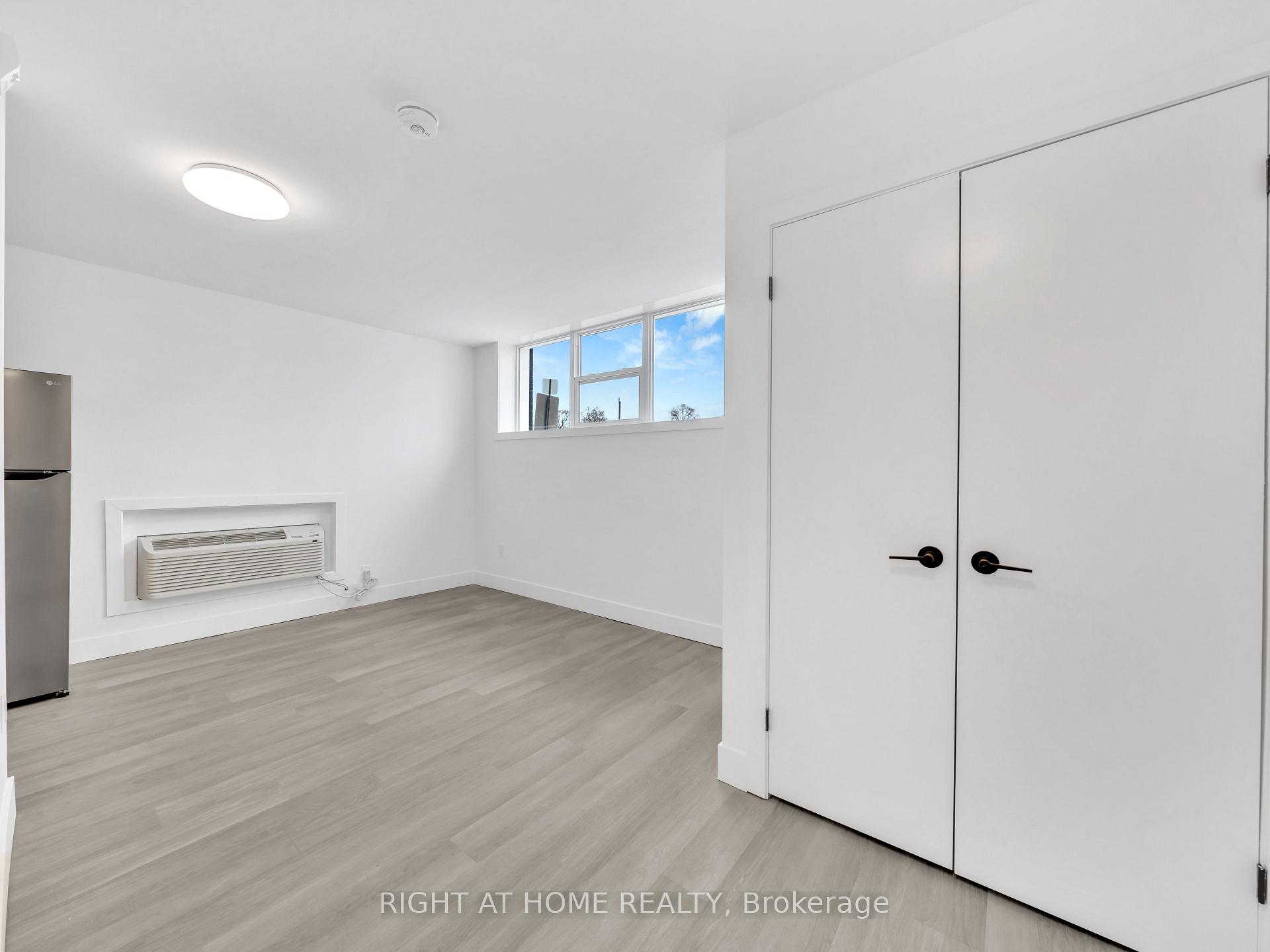 Photo 4 of Unit 101, 1804 Drouillard Road, Windsor — HOMEH