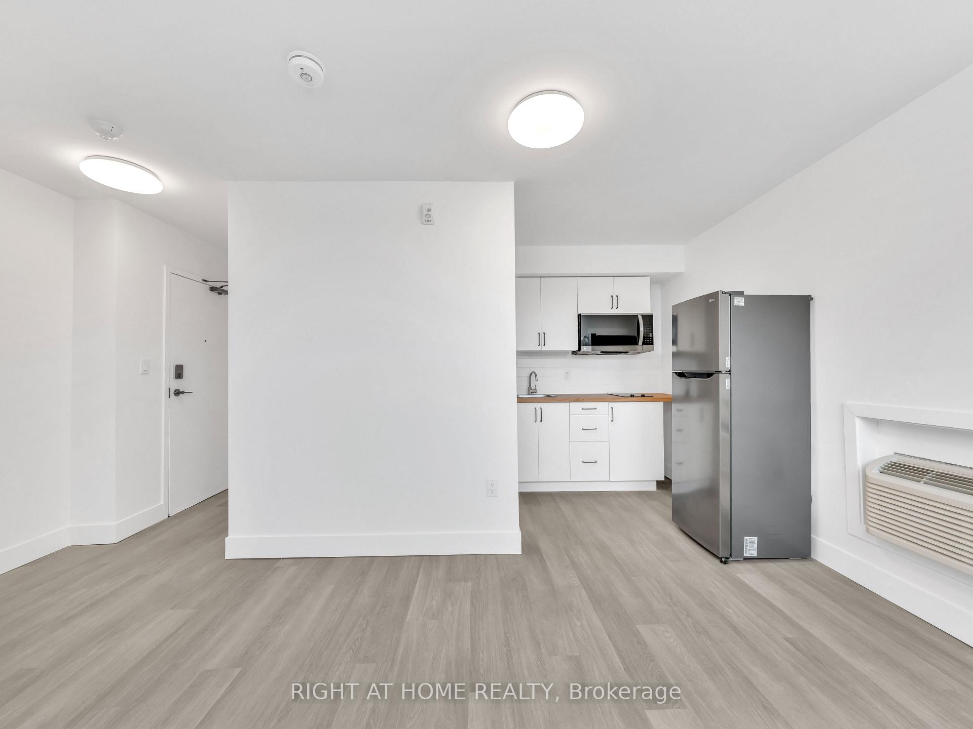 Photo 6 of Unit 101, 1804 Drouillard Road, Windsor — HOMEH
