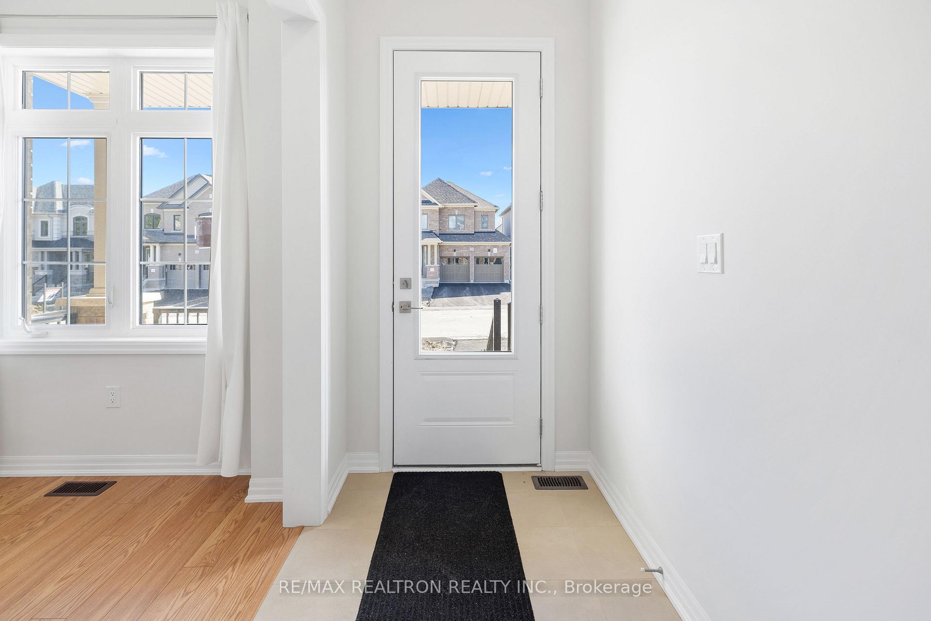 Photo 6 of 18 Northrop Avenue, Clarington, Newcastle — HOMEH