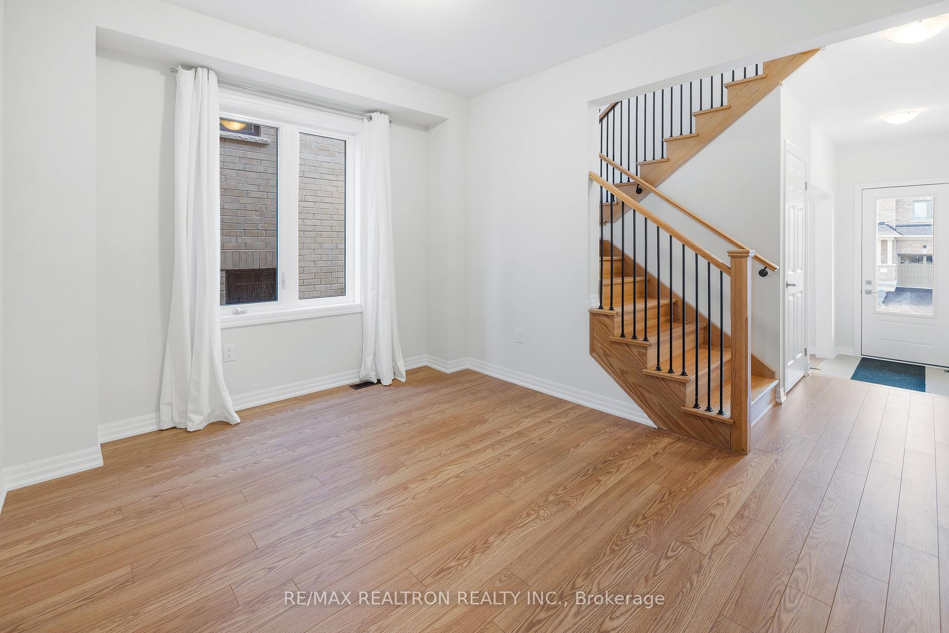Photo 8 of 18 Northrop Avenue, Clarington, Newcastle — HOMEH