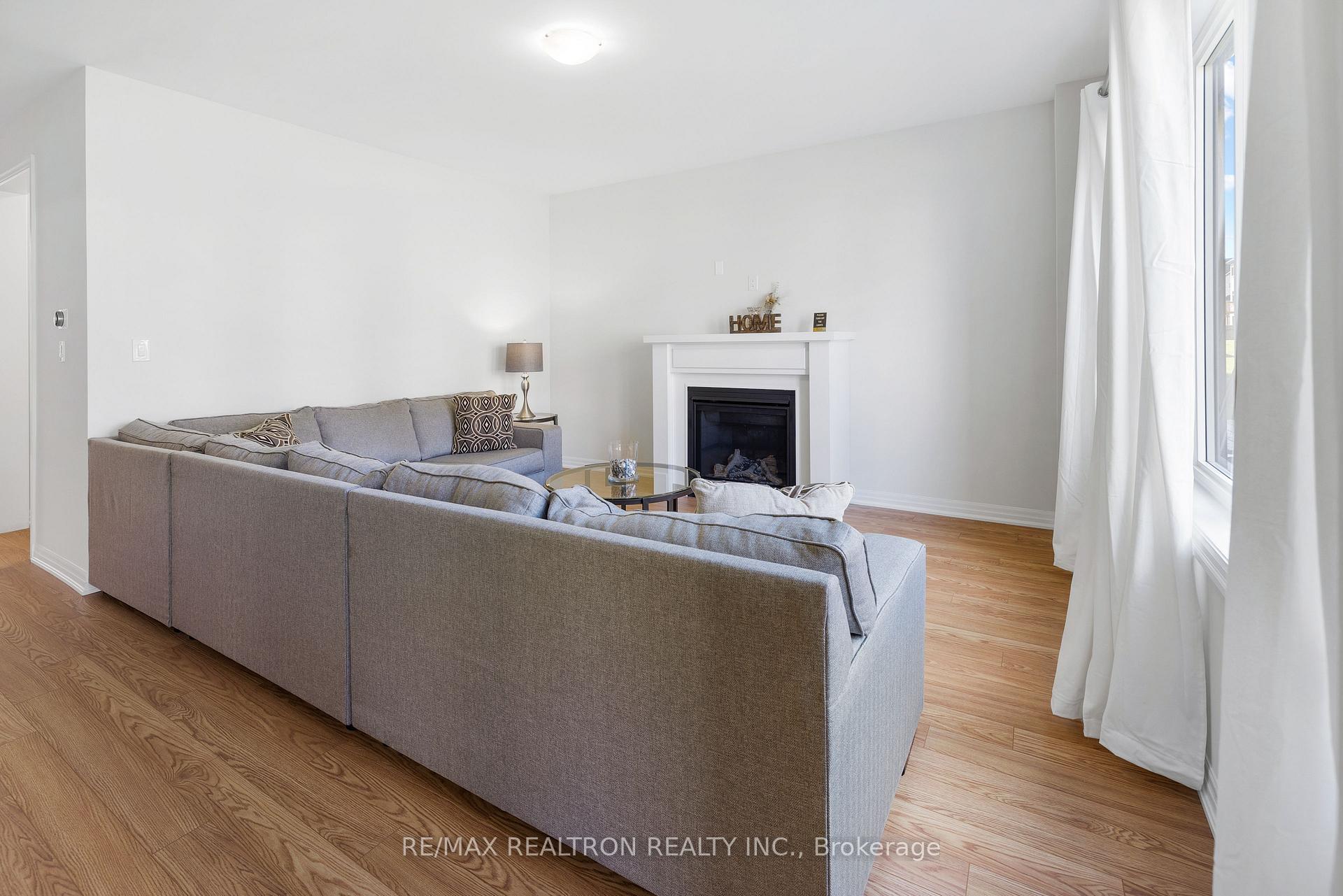 Photo 4 of 18 Northrop Avenue, Clarington, Newcastle — HOMEH