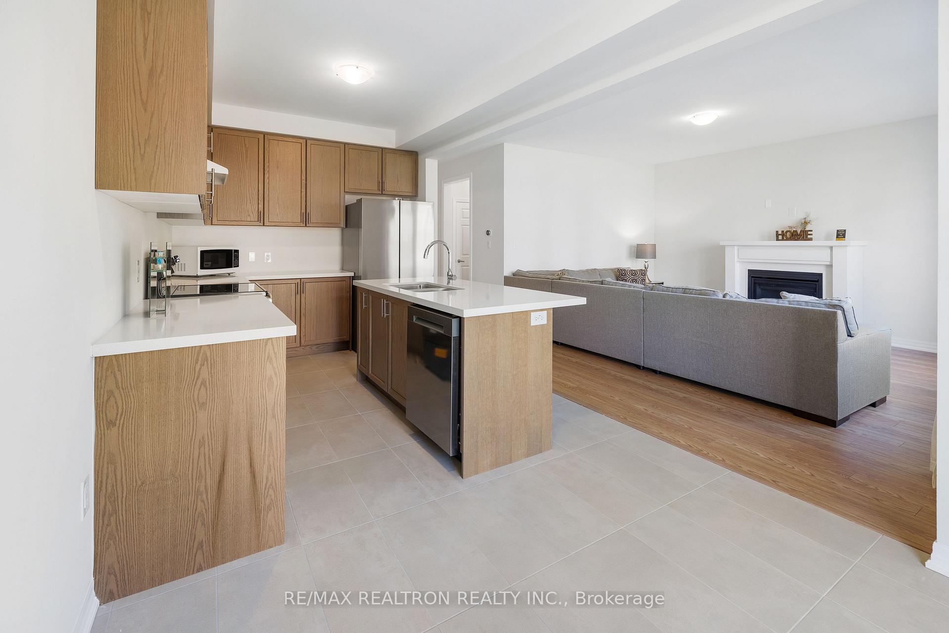 Photo 11 of 18 Northrop Avenue, Clarington, Newcastle — HOMEH