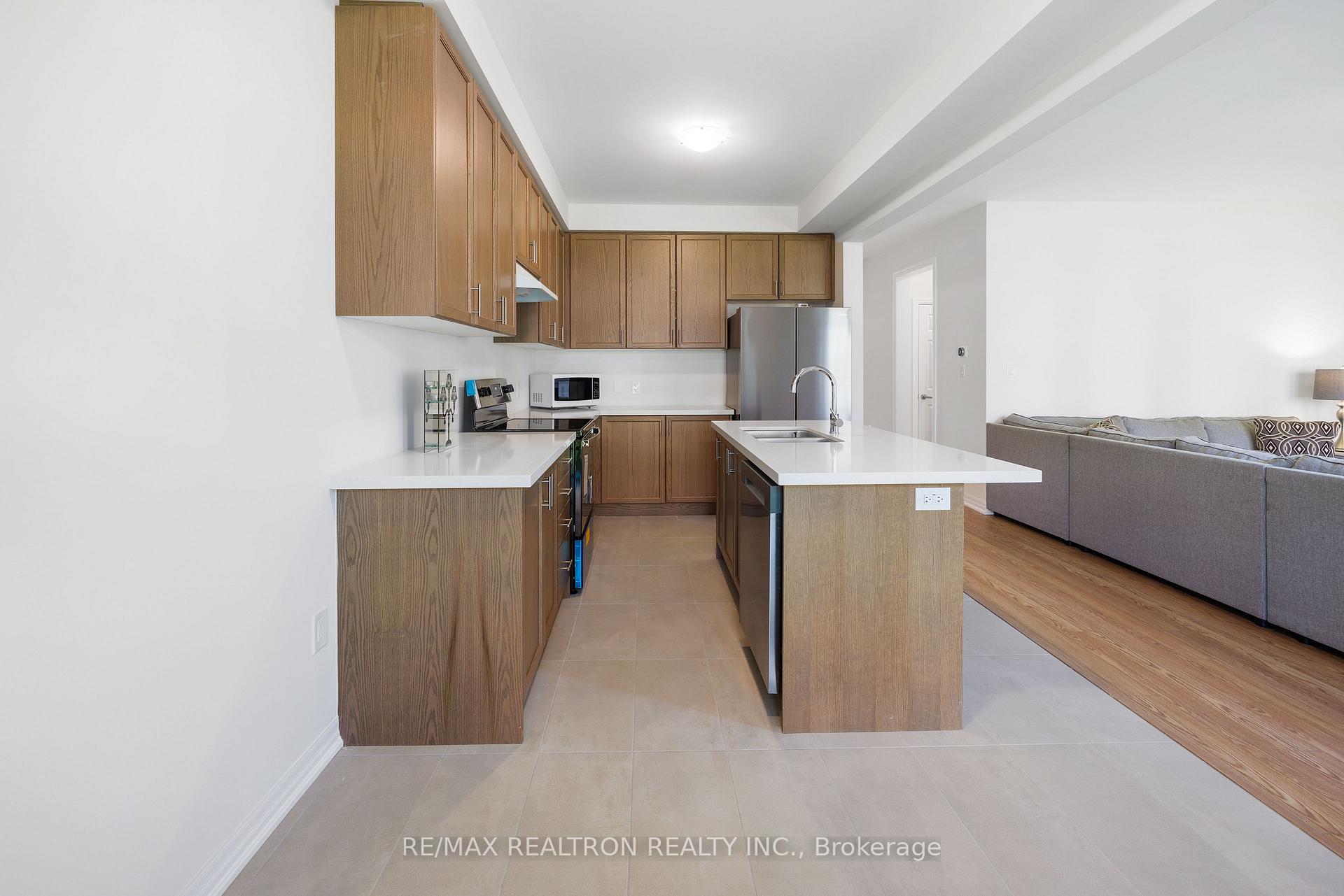 Photo 21 of 18 Northrop Avenue, Clarington, Newcastle — HOMEH