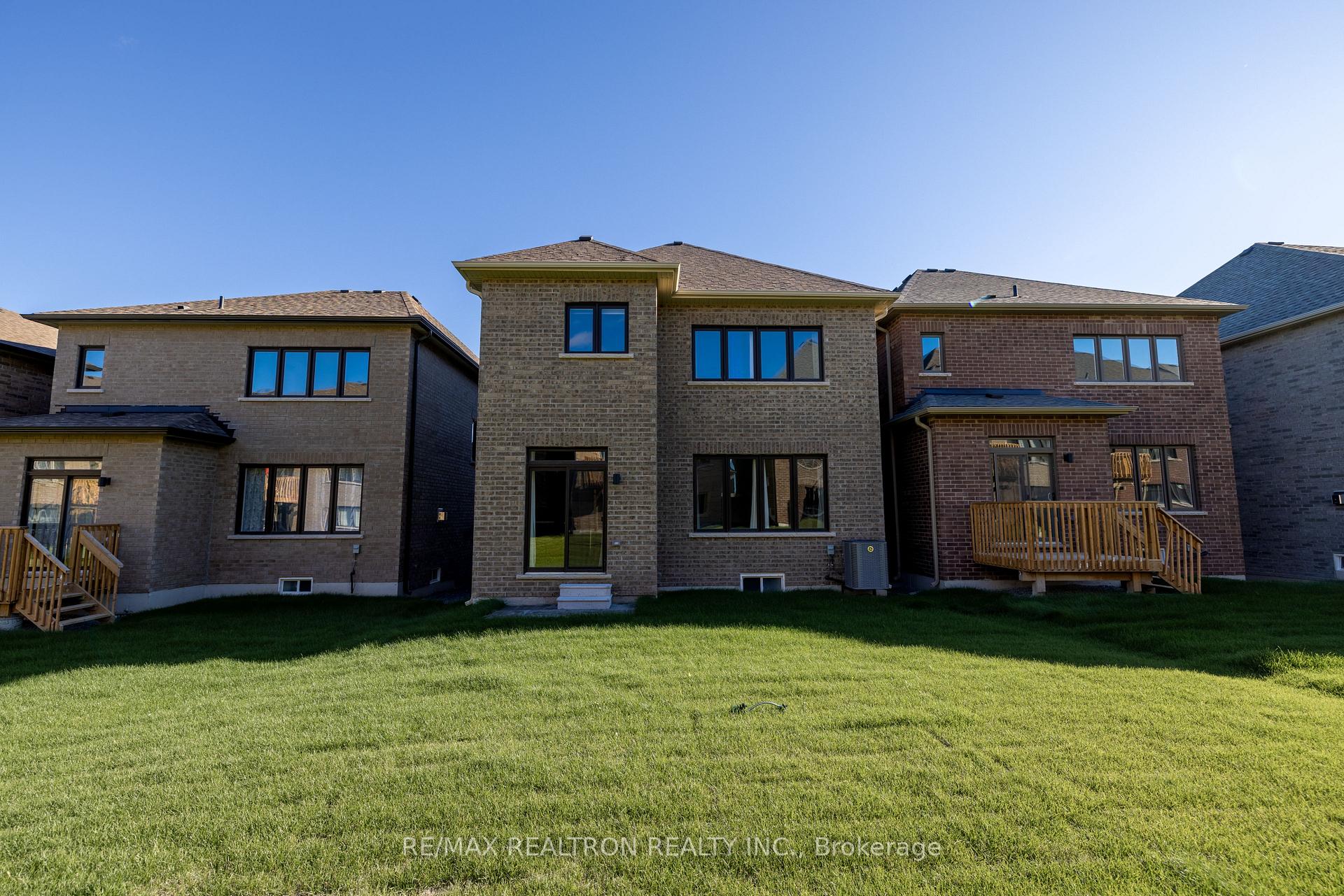 Photo 36 of 18 Northrop Avenue, Clarington, Newcastle — HOMEH