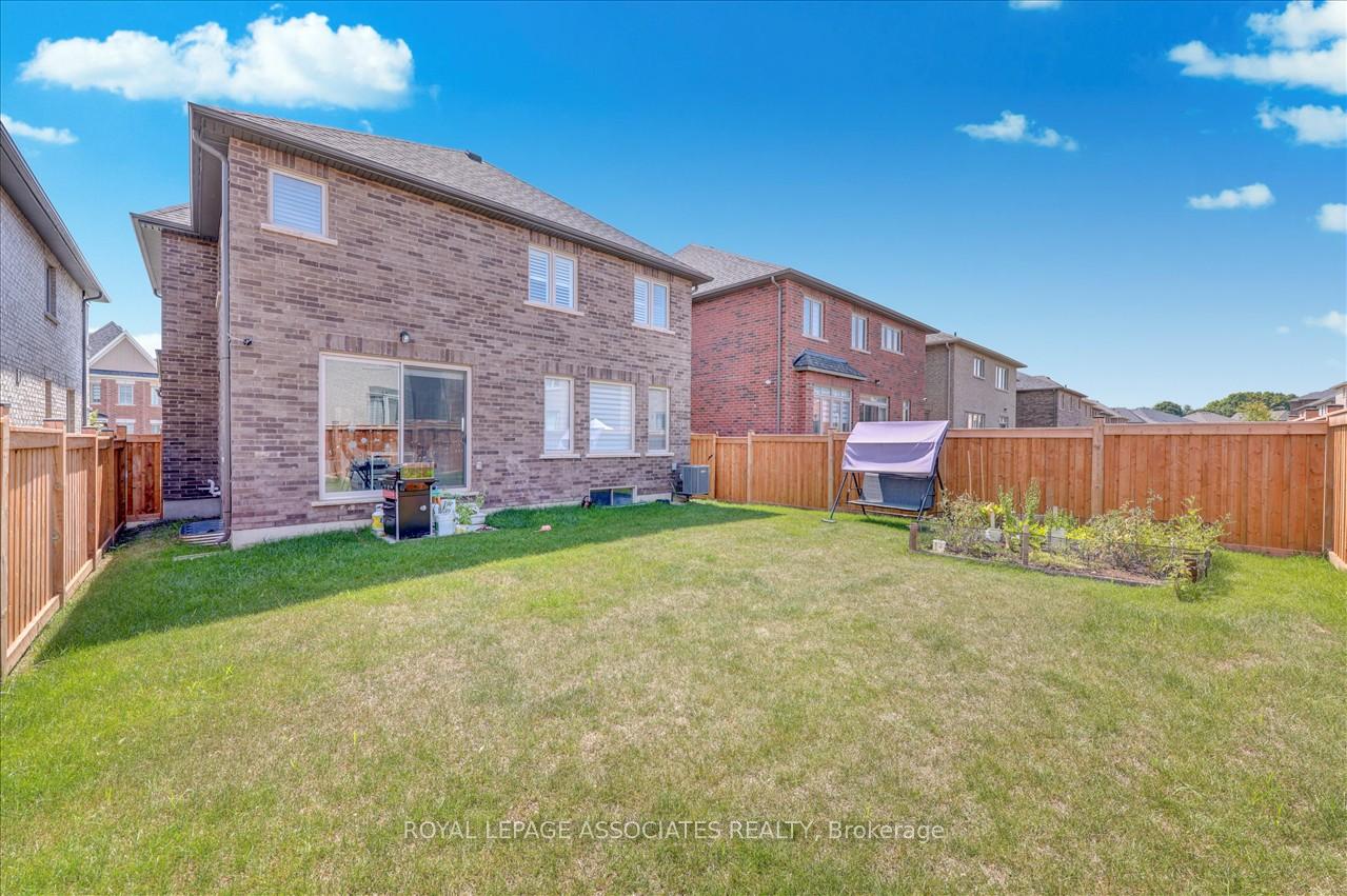Photo 32 of 72 Auckland Drive E, Whitby, Rolling Acres — HOMEH