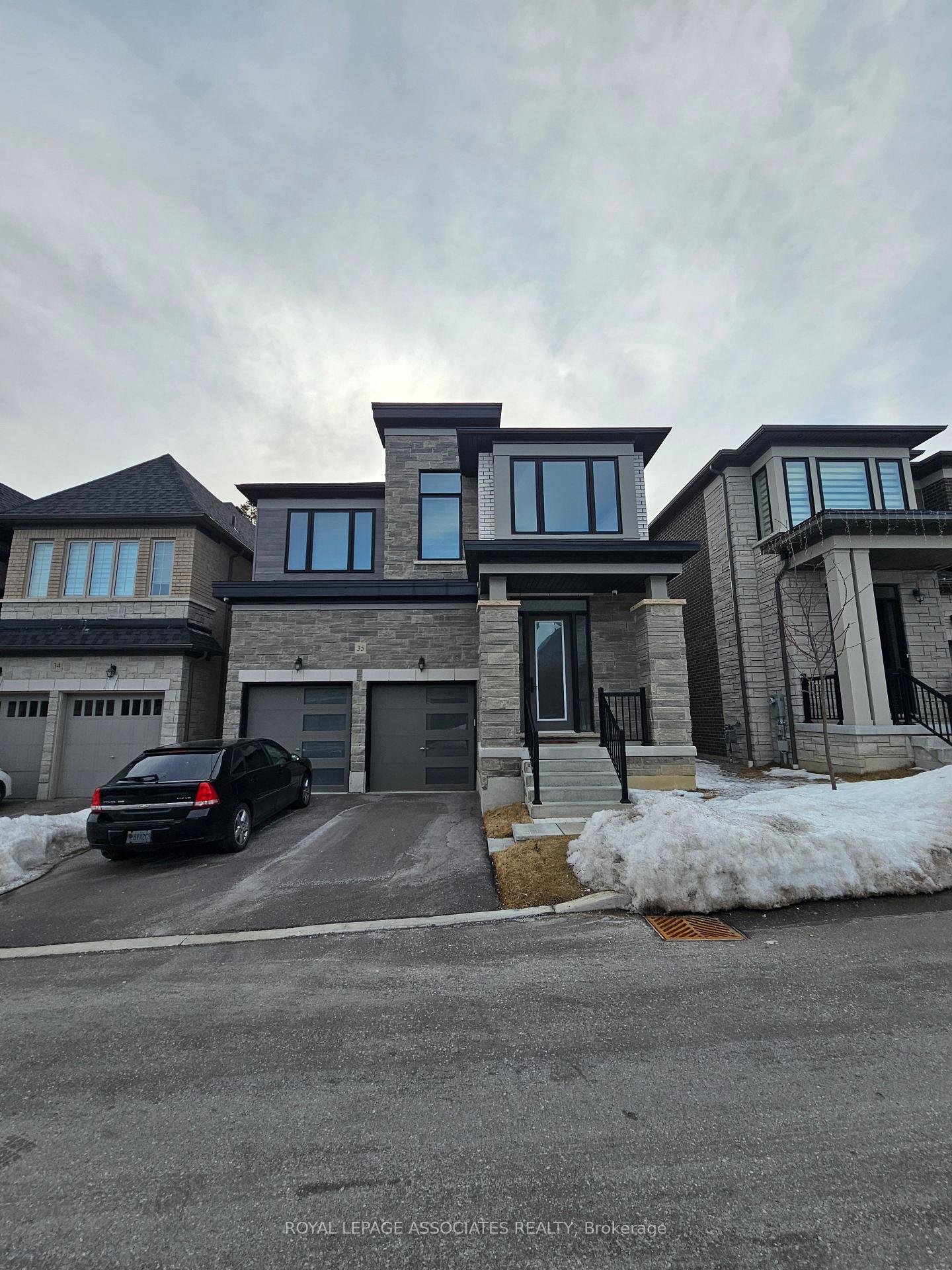 Front of Unit 35, 400 Finch Avenue