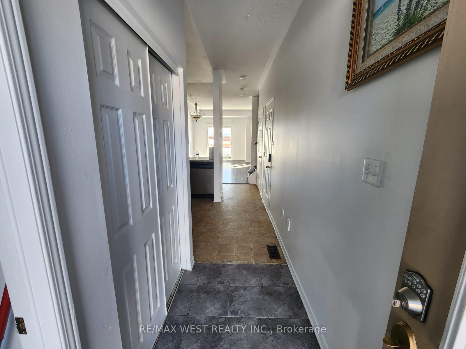 Photo 2 of Unit 49, 175 Stanley Street, Barrie, East Bayfield — HOMEH