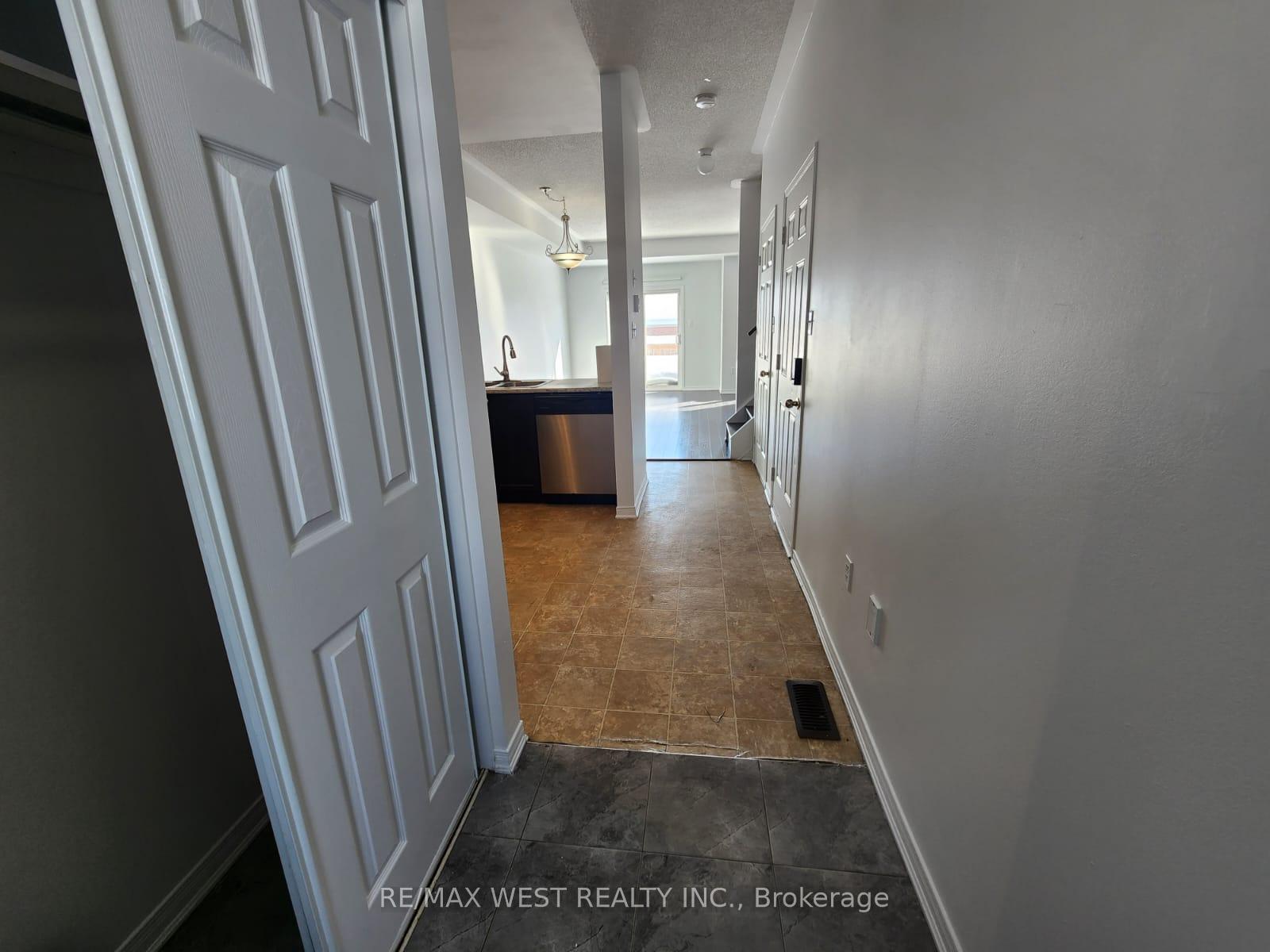 Photo 11 of Unit 49, 175 Stanley Street, Barrie, East Bayfield — HOMEH