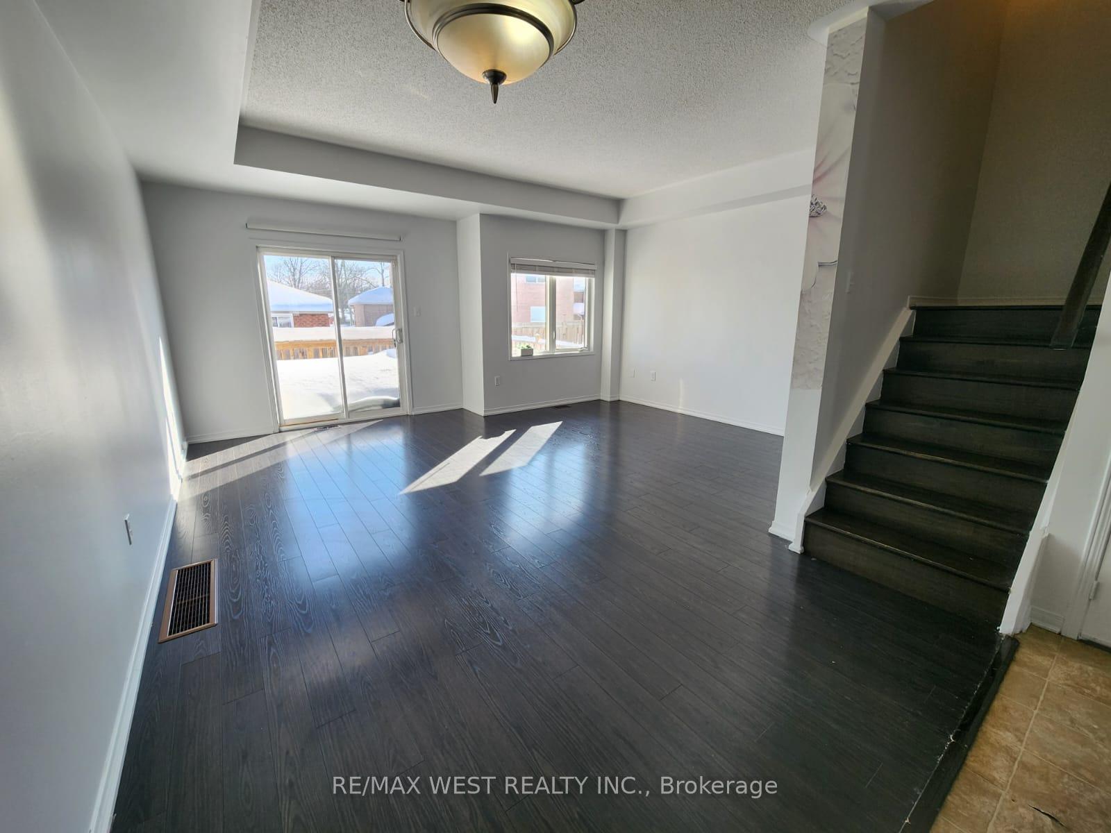 Photo 6 of Unit 49, 175 Stanley Street, Barrie, East Bayfield — HOMEH