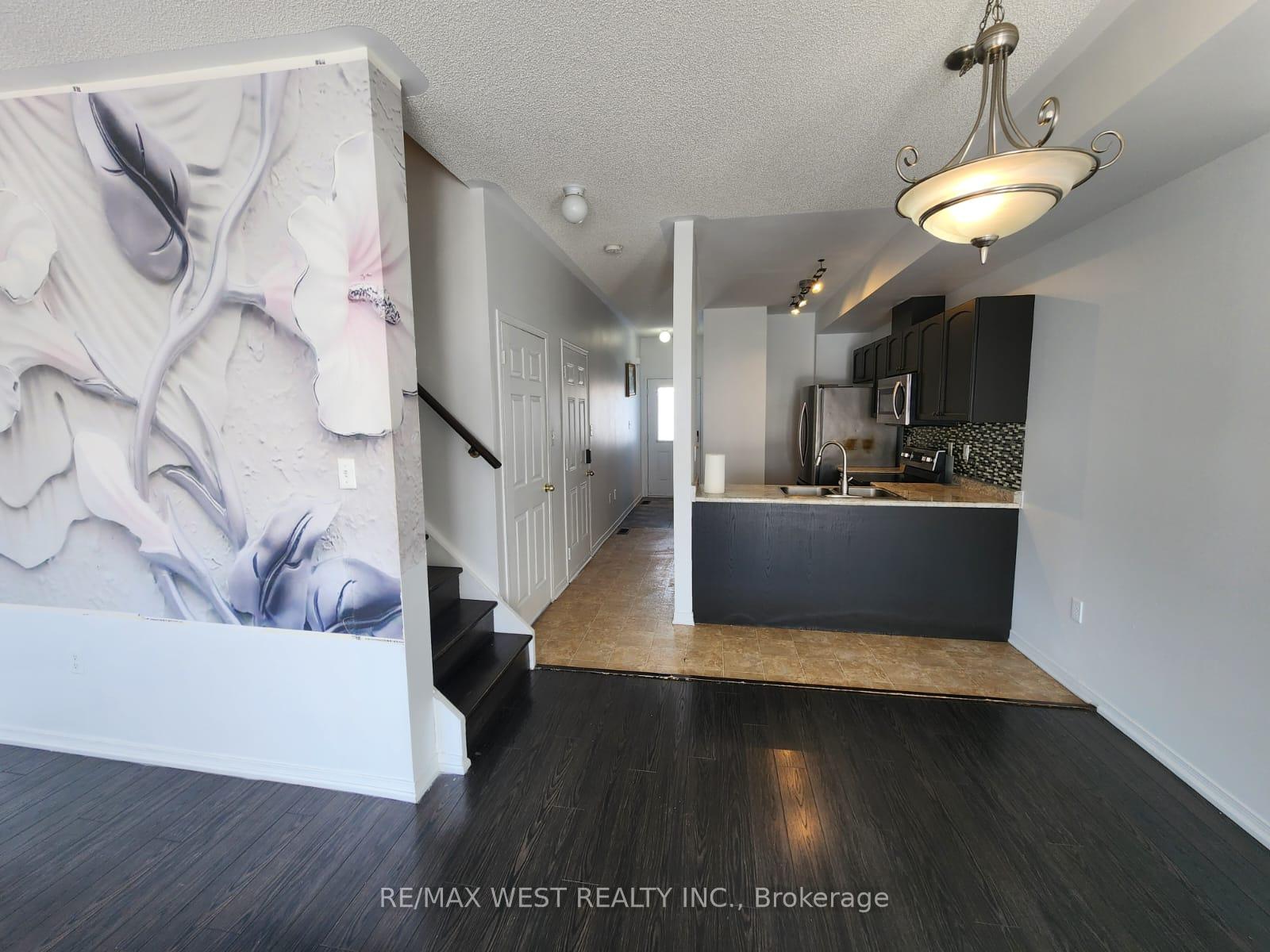 Photo 7 of Unit 49, 175 Stanley Street, Barrie, East Bayfield — HOMEH