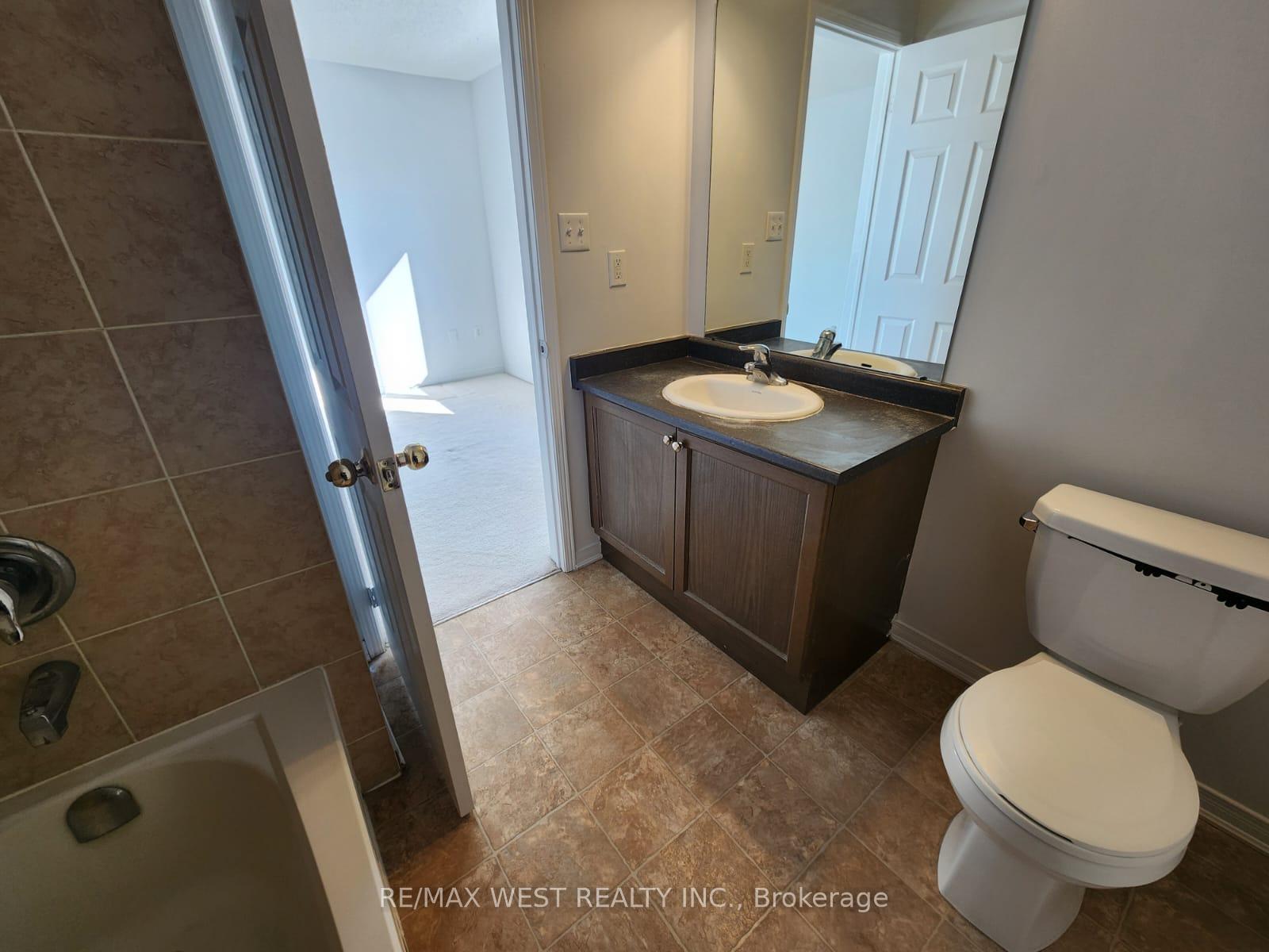 Photo 21 of Unit 49, 175 Stanley Street, Barrie, East Bayfield — HOMEH
