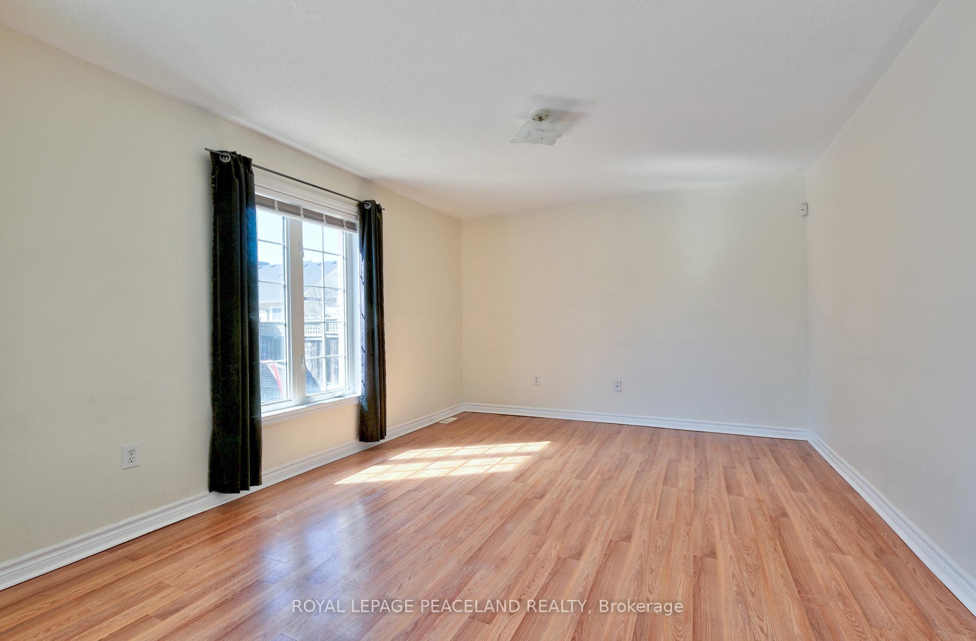 Photo 13 of 32 Counsellor Terrace, Barrie, Innis-Shore — HOMEH