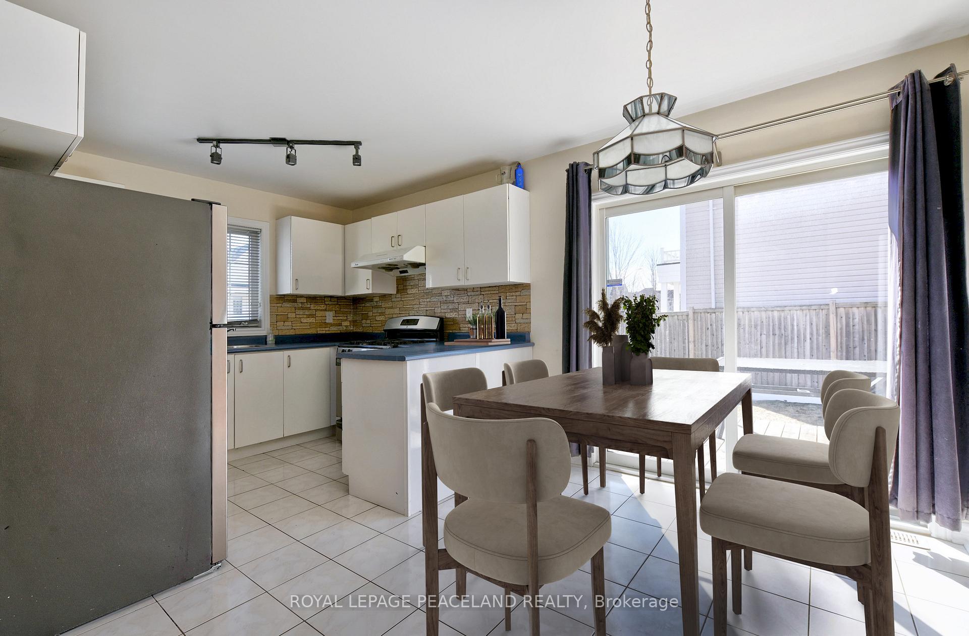 Photo 17 of 32 Counsellor Terrace, Barrie, Innis-Shore — HOMEH
