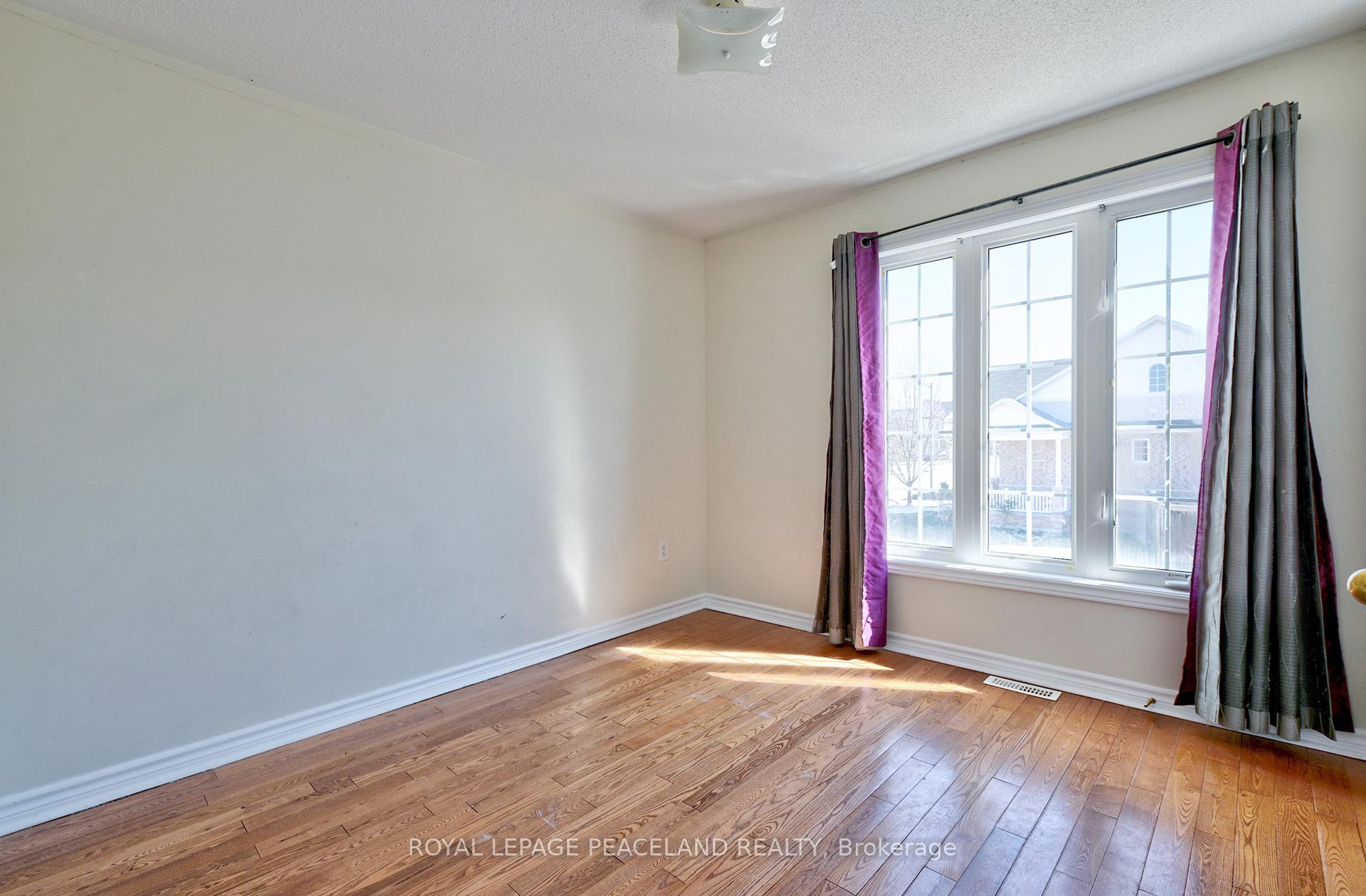 Photo 27 of 32 Counsellor Terrace, Barrie, Innis-Shore — HOMEH
