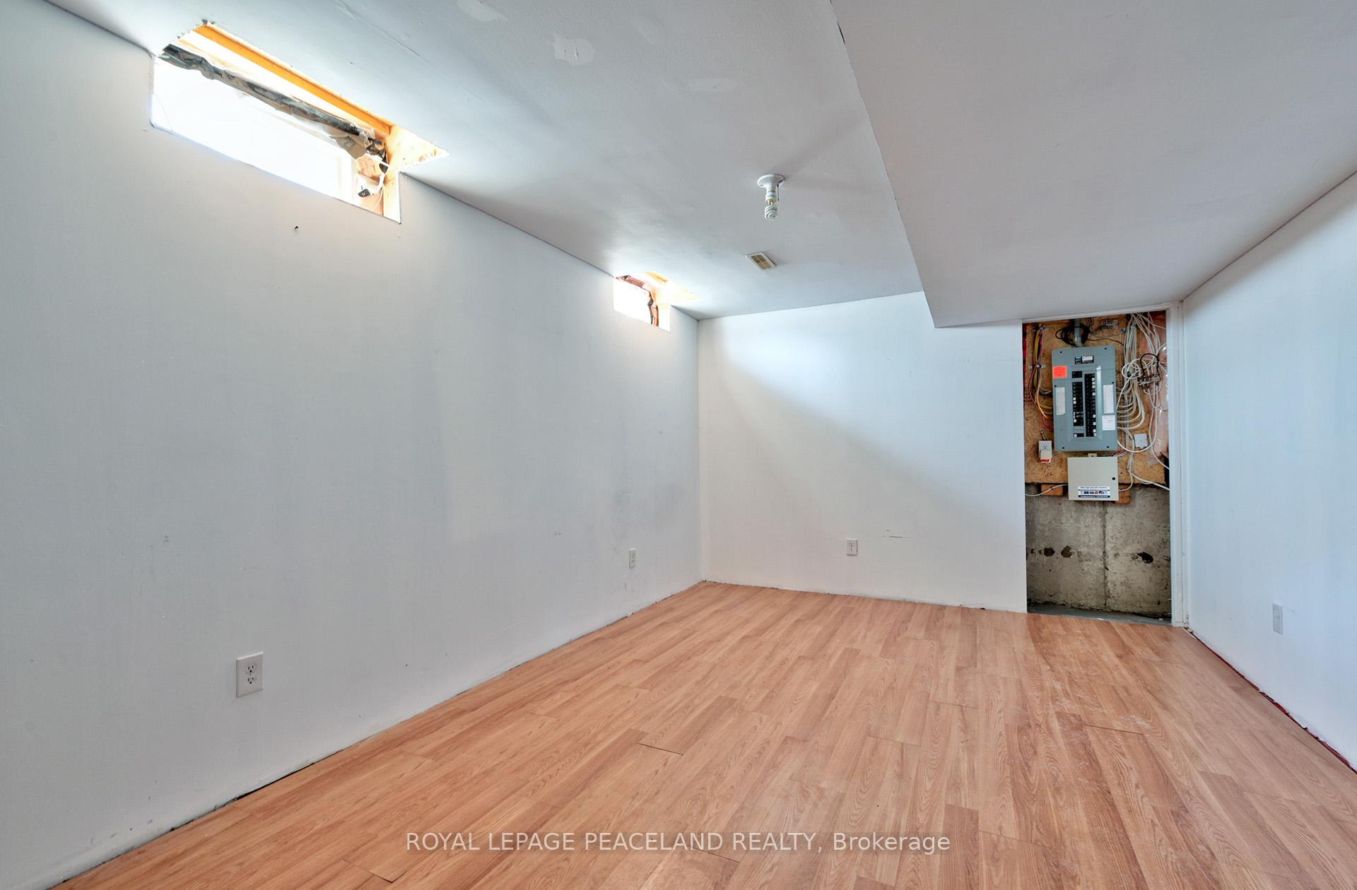 Photo 36 of 32 Counsellor Terrace, Barrie, Innis-Shore — HOMEH