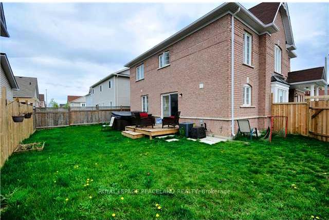 Photo 39 of 32 Counsellor Terrace, Barrie, Innis-Shore — HOMEH