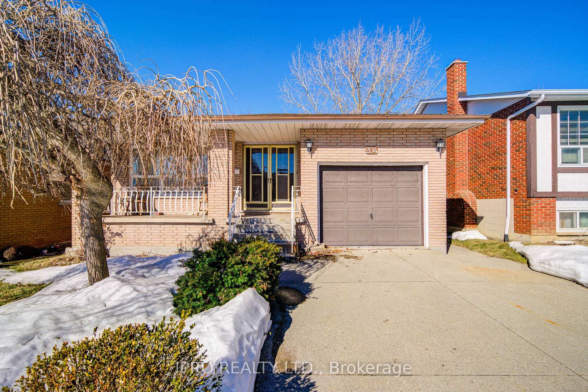Photo 3 of Unit MAIN, 204 Darlington Drive, Hamilton, Gilbert — HOMEH