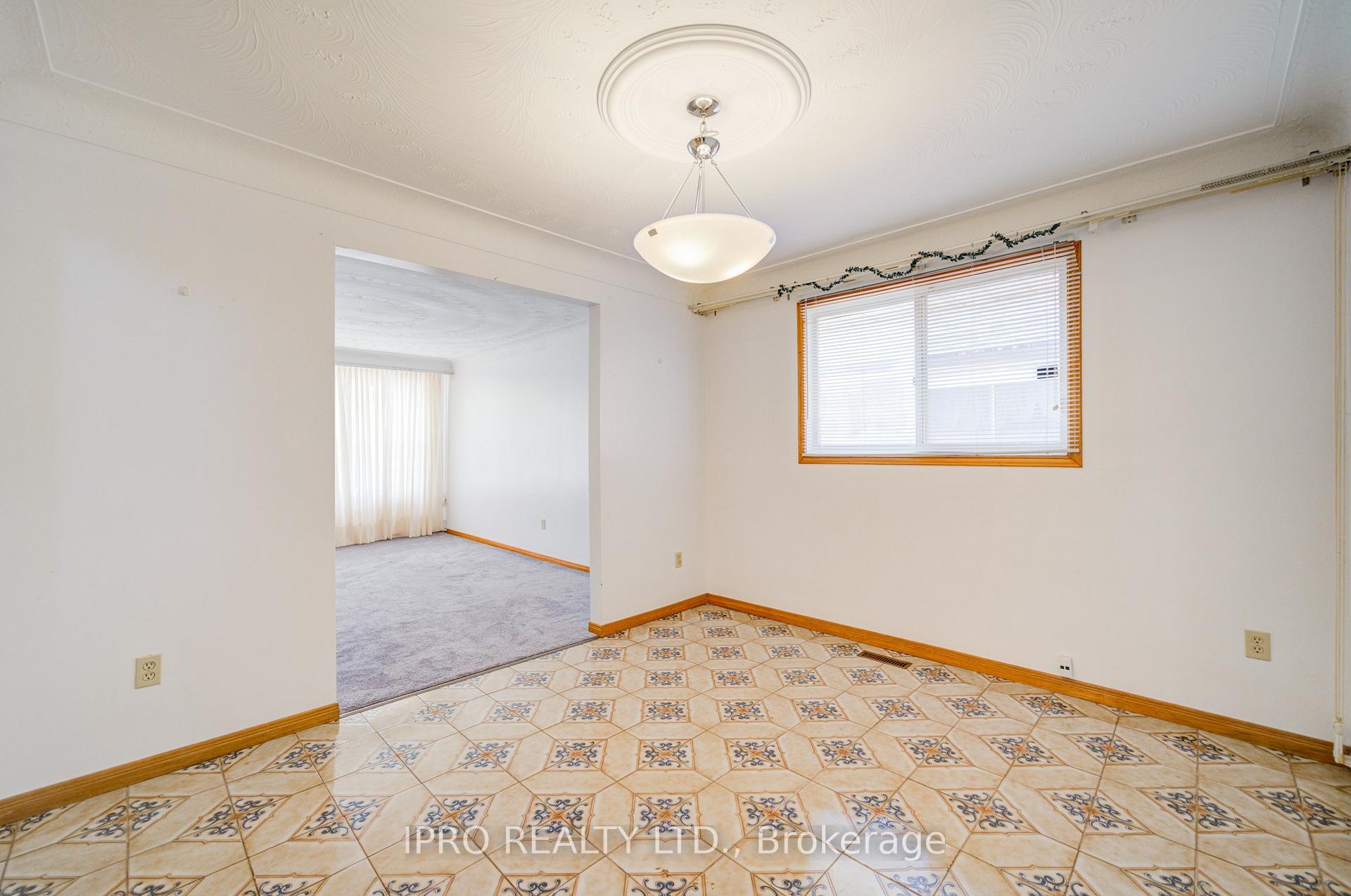 Photo 16 of Unit MAIN, 204 Darlington Drive, Hamilton, Gilbert — HOMEH