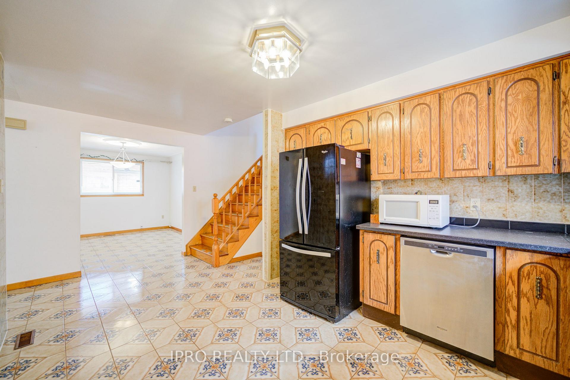 Photo 15 of Unit MAIN, 204 Darlington Drive, Hamilton, Gilbert — HOMEH