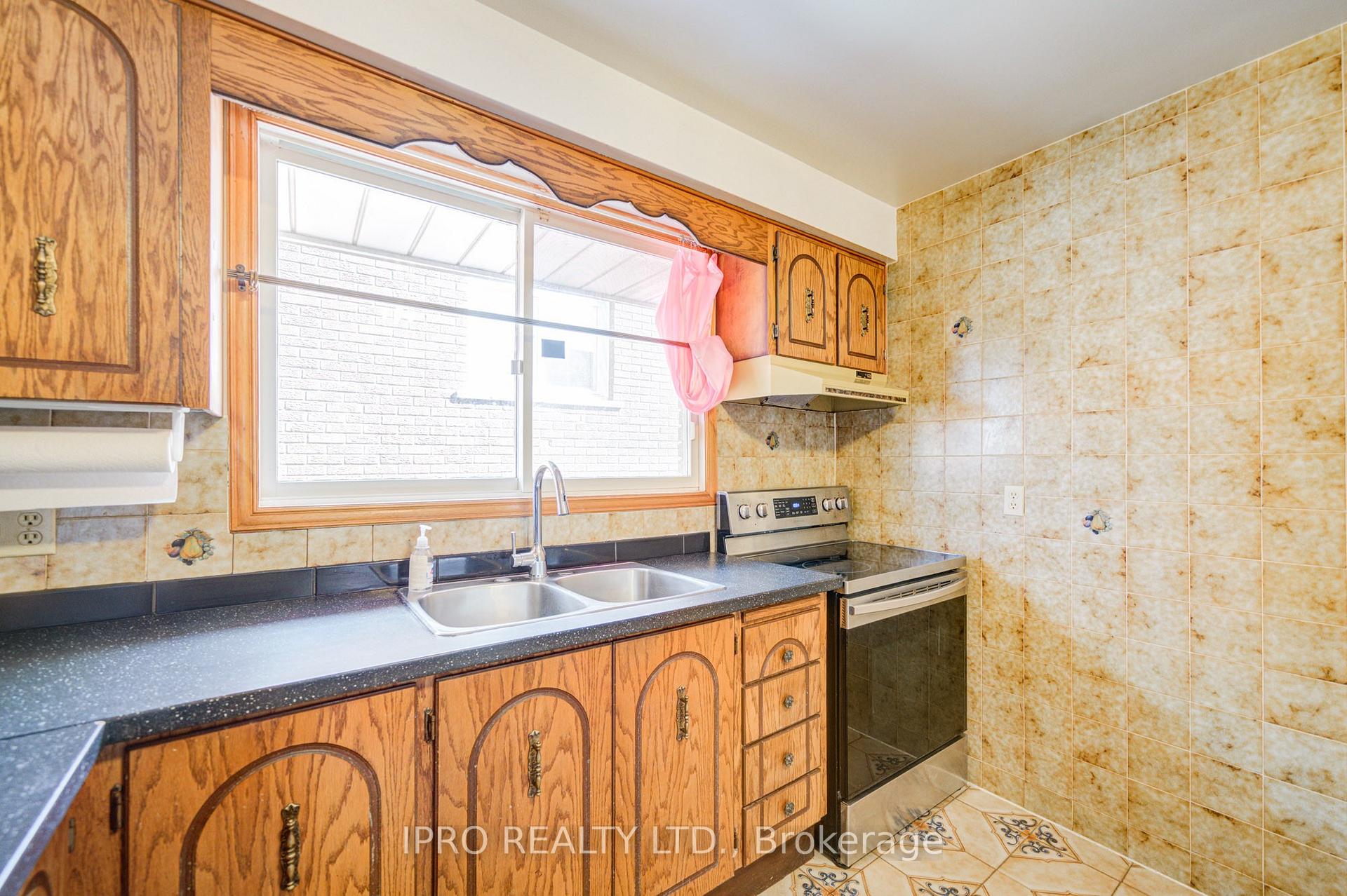 Photo 12 of Unit MAIN, 204 Darlington Drive, Hamilton, Gilbert — HOMEH